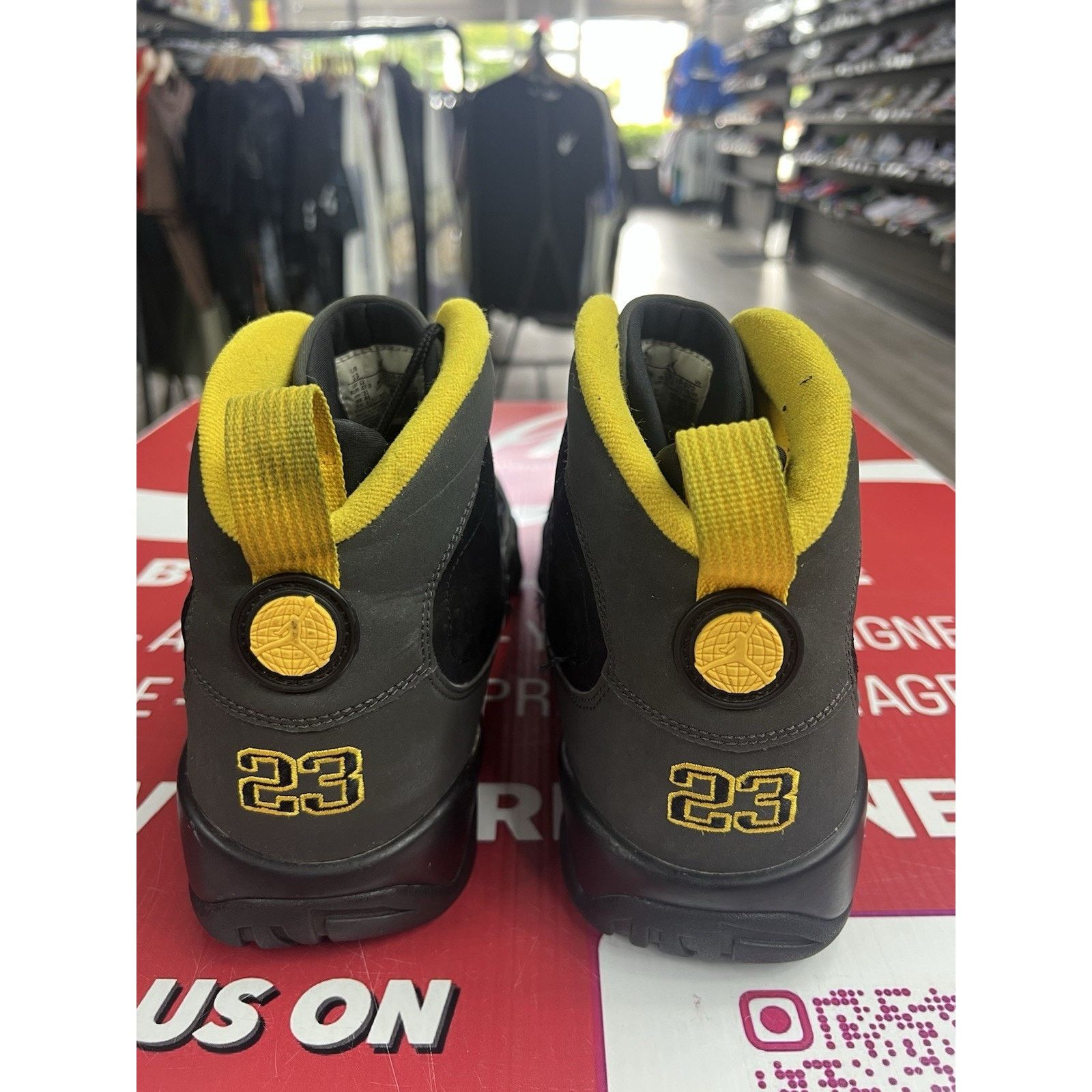 Jordan Brand Air Jordan 9 Retro Dark Charcoal University Gold Size 13 Size US 13 / EU 46 - 5 Thumbnail