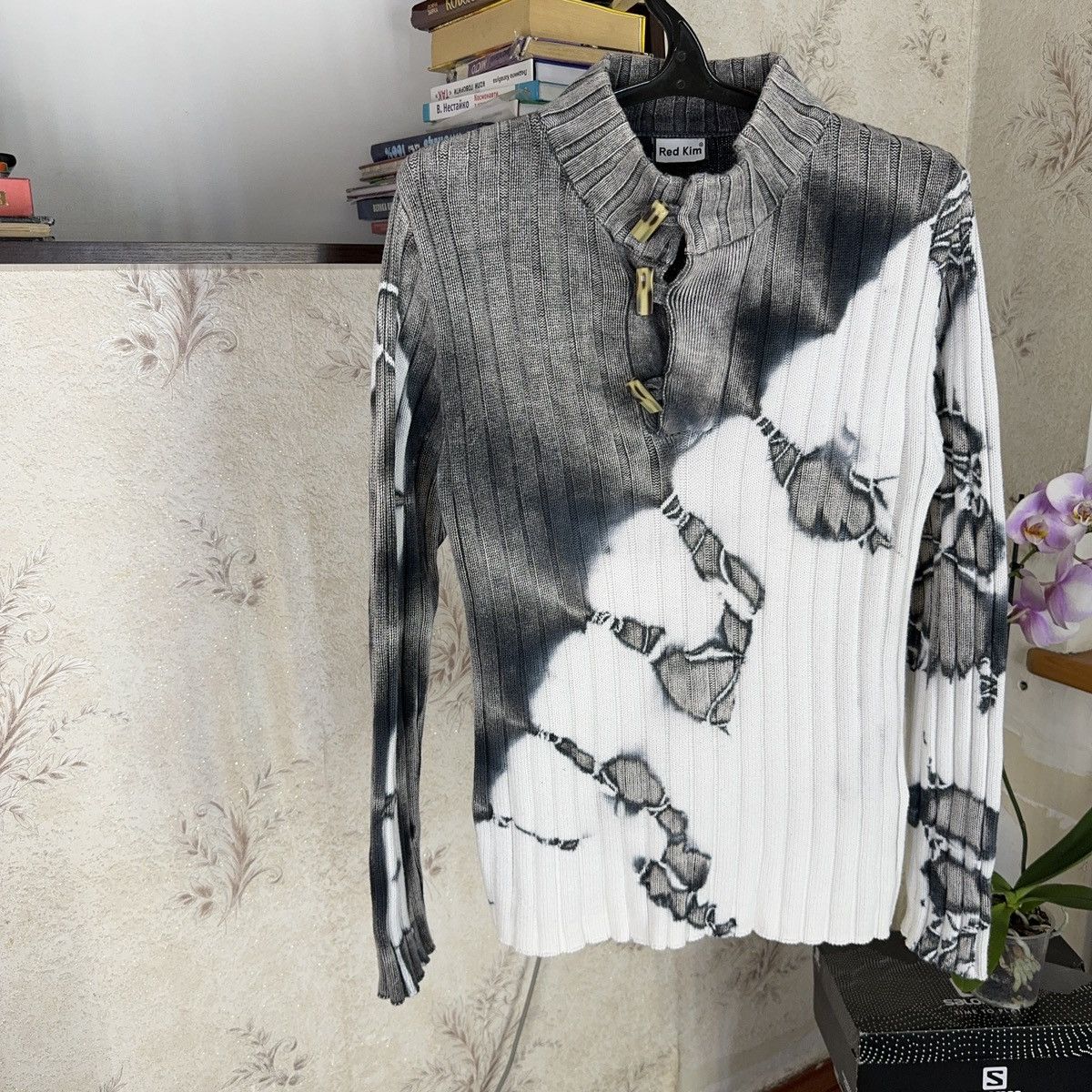 Japanese Brand × Vintage Vintage Avant Garde Faded Red Kim Sweater 00s Y2K Japanese Size US XXL / EU 58 / 5 - 5 Thumbnail