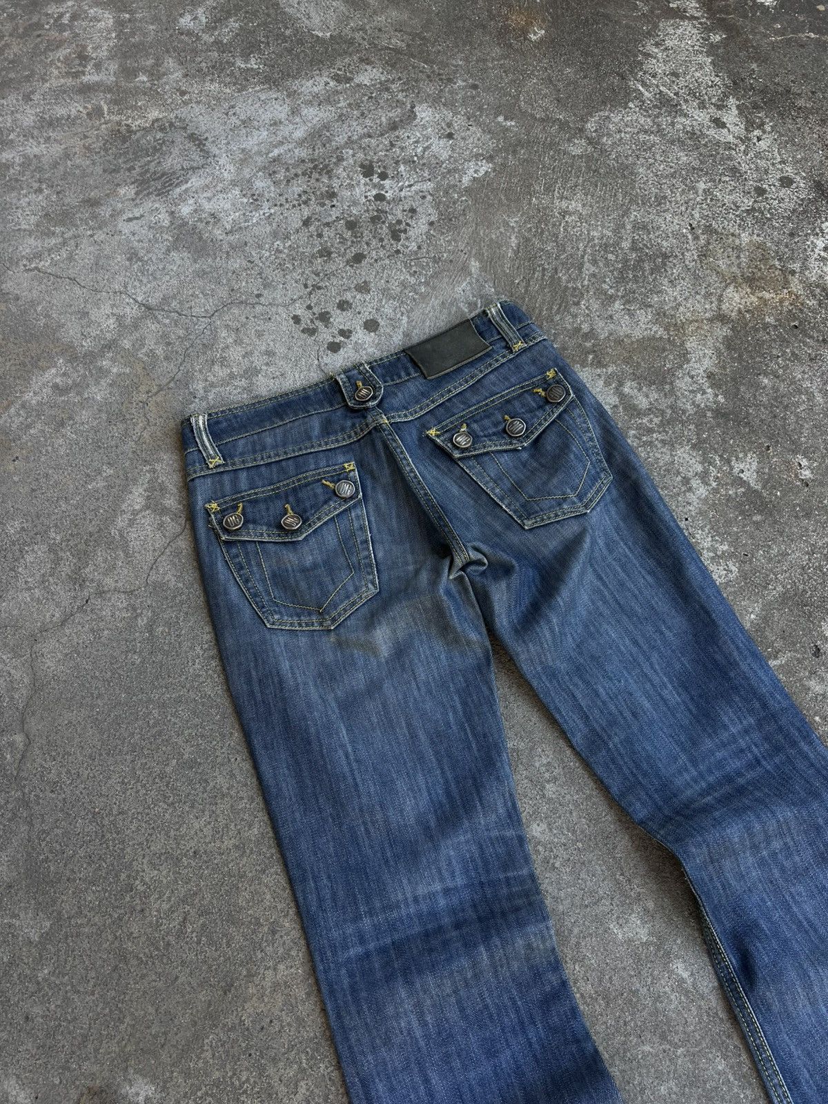 Dolce & Gabbana Crazy Vintage Dolce Gabbana Flared Bootcut Jeans Metal Logo Size 30" / US 8 / IT 44 - 4 Thumbnail