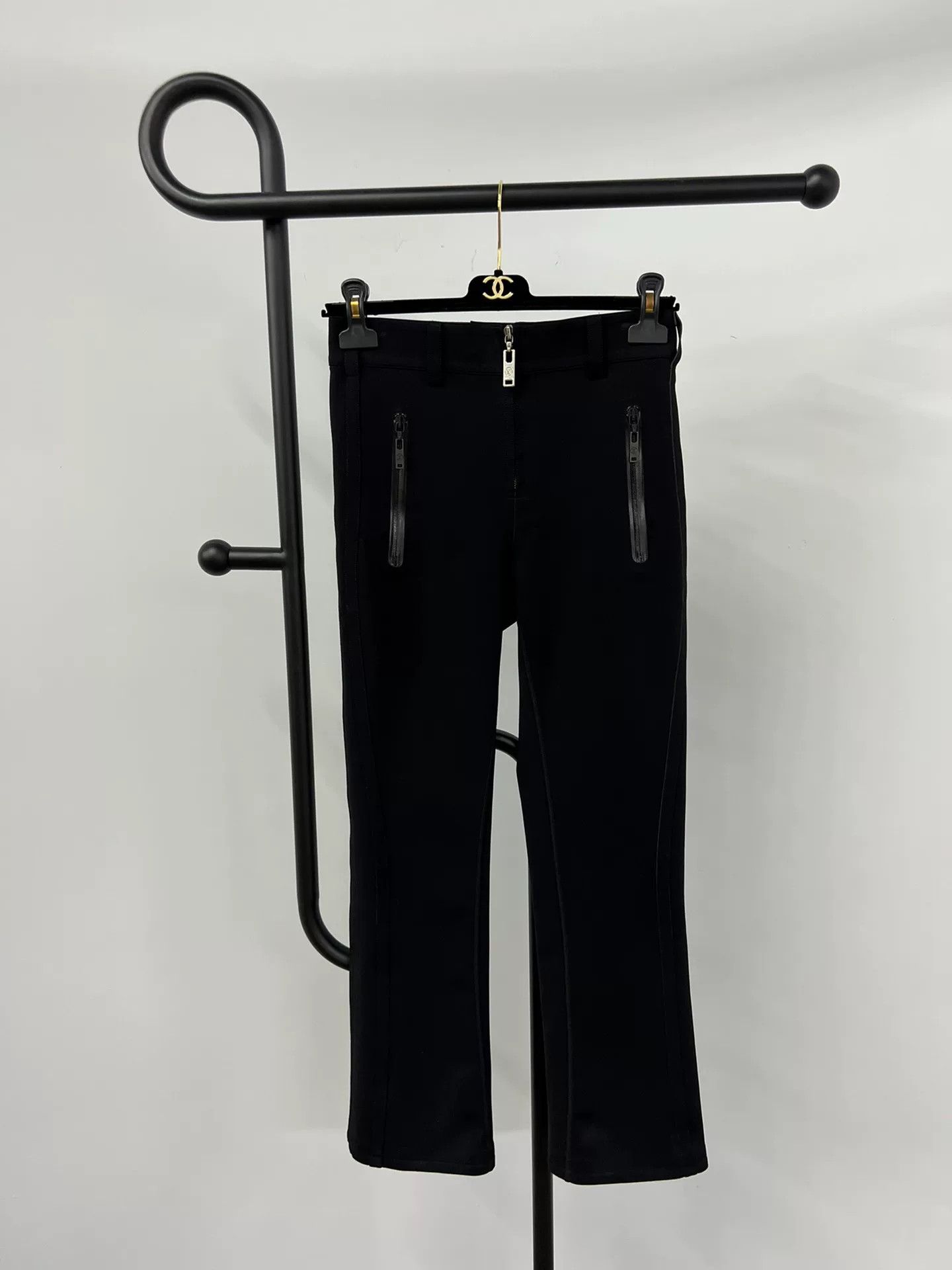 Louis Vuitton Louis Vuitton Black Slim-Fit Pants Size US 34 / EU 50 - 1 Thumbnail