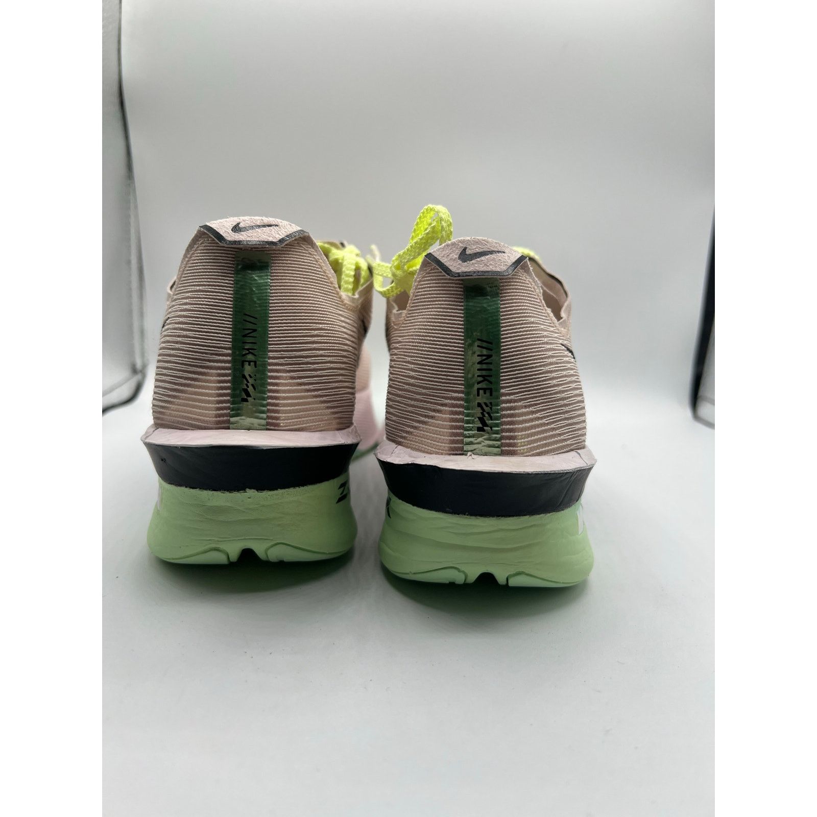 Nike Nike ZoomX Vapor Fly Next 4 “Silt Red Barely Volt” size 8 Size US 8 / IT 38 - 4 Thumbnail
