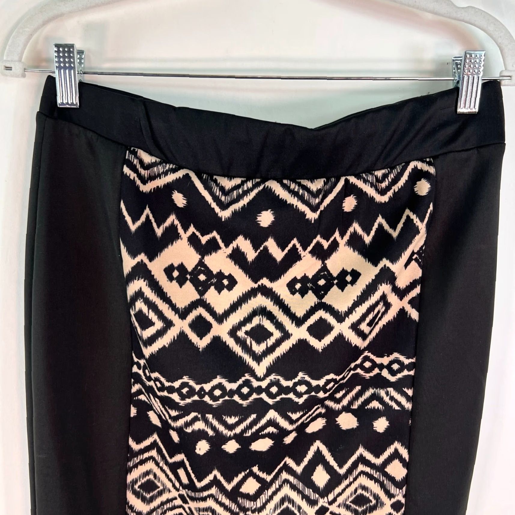 Vintage Courtenay Pencil Skirt Womens M Black White Geometric Poly Courtenay Pencil Skirt Womens M Black White Geometric Poly Size 32" / US 10 / IT 46 - 2 Thumbnail