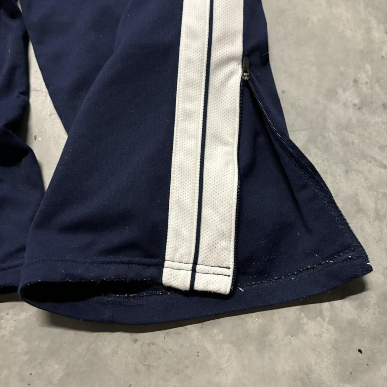 Japanese Brand × Vintage Crazy Vintage Y2K/2000s Baggy Navy Blue Striped Skater Essential Track Pants! Size US 32 / EU 48 - 5 Thumbnail