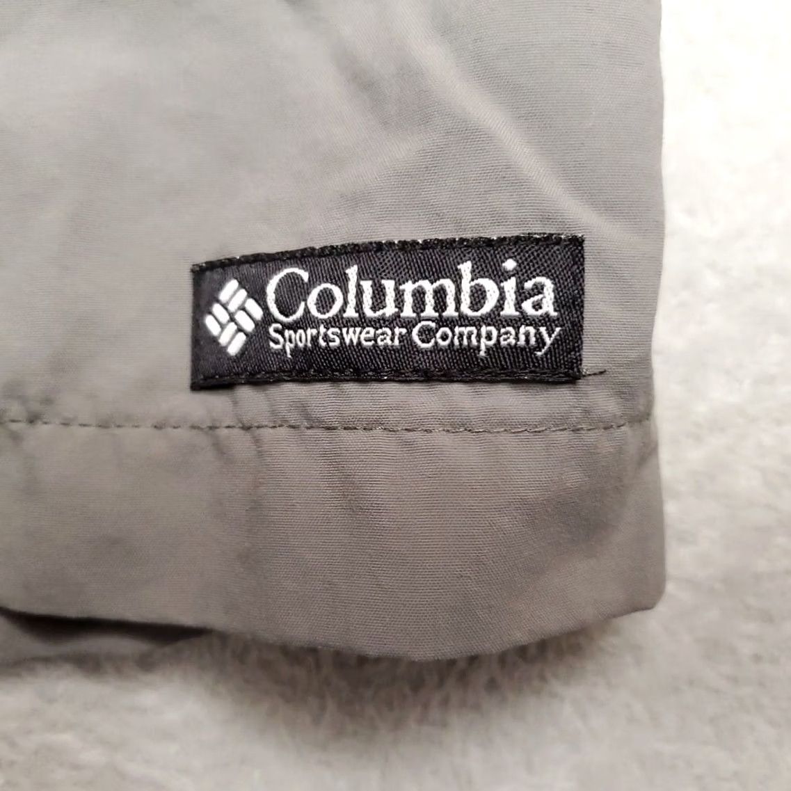 Vintage Columbia Shorts Women XL Green 100% Nylon Performance Lightweight Running Casual Nylon Green Women XL Pockets Athletic Outdoor Casual Size 40" / US 18 - 2 Thumbnail