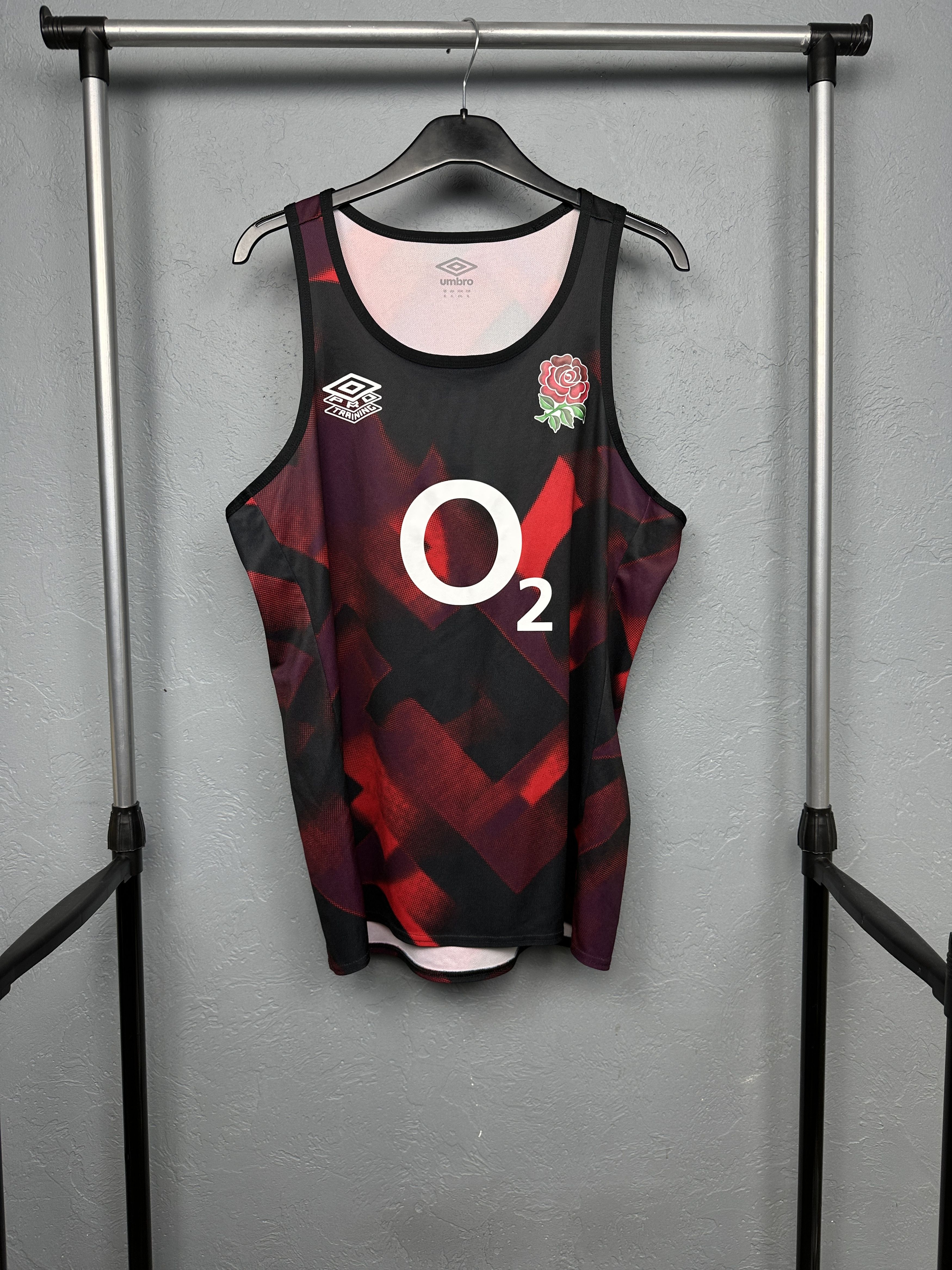 Umbro Umbro O2 England Rugby Sleeveless T-Shirt Size US XL / EU 56 / 4 - 1 Thumbnail