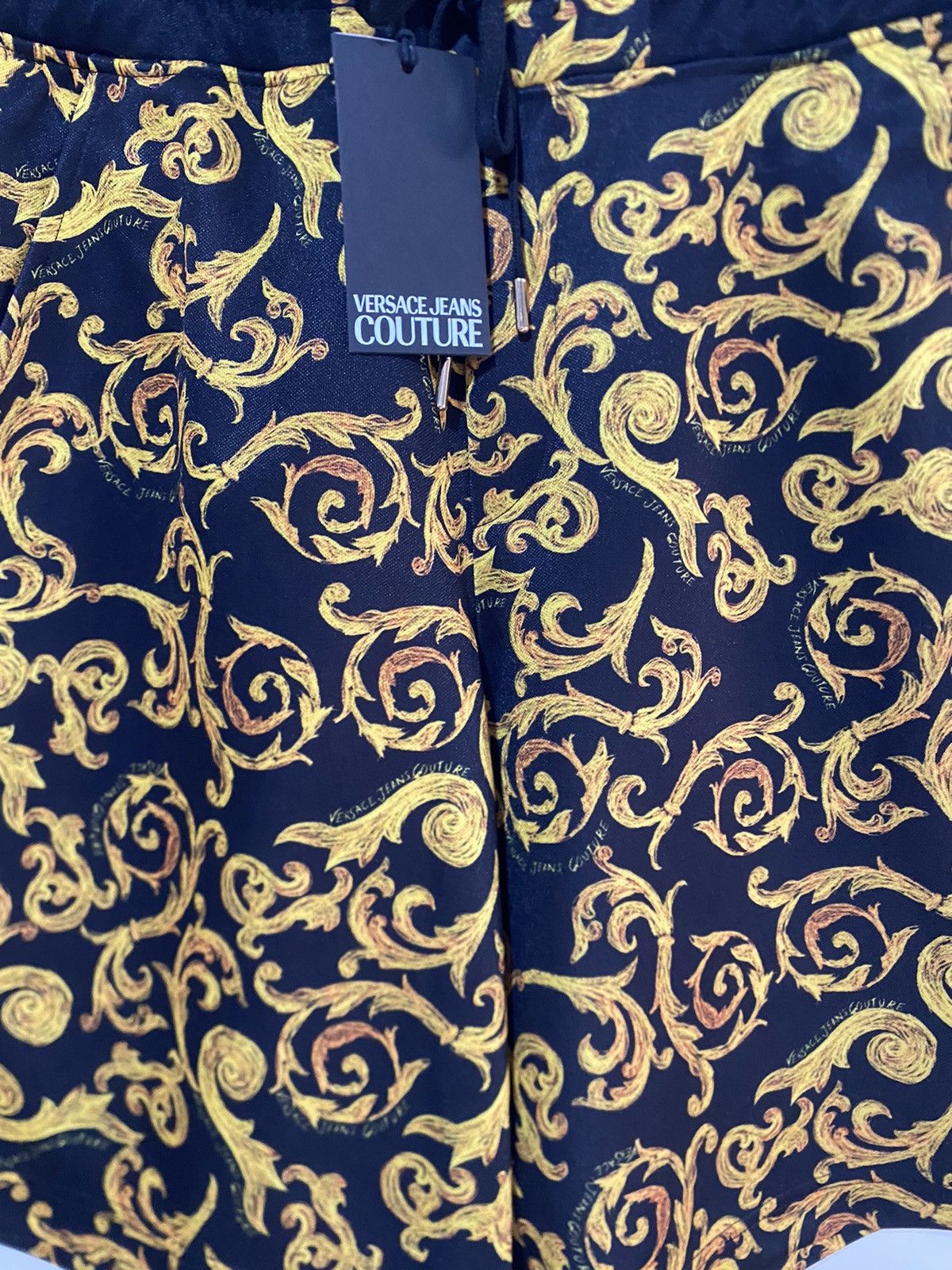 Versace Jeans Couture Versace Jeans Culture Sketch Print Triacetate Shorts S, new. Size 27" / US 4 / IT 40 - 3 Thumbnail