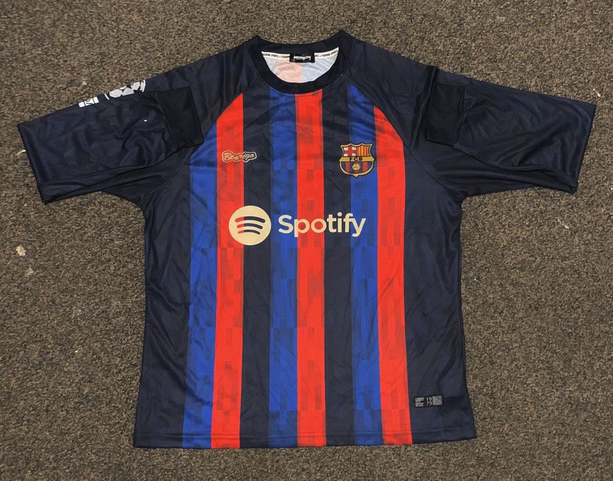 Other FC Barcelona Messi 10 Jersey Long Sleeve 2022/23 Home Size L Size US L / EU 52-54 / 3 - 2 Thumbnail