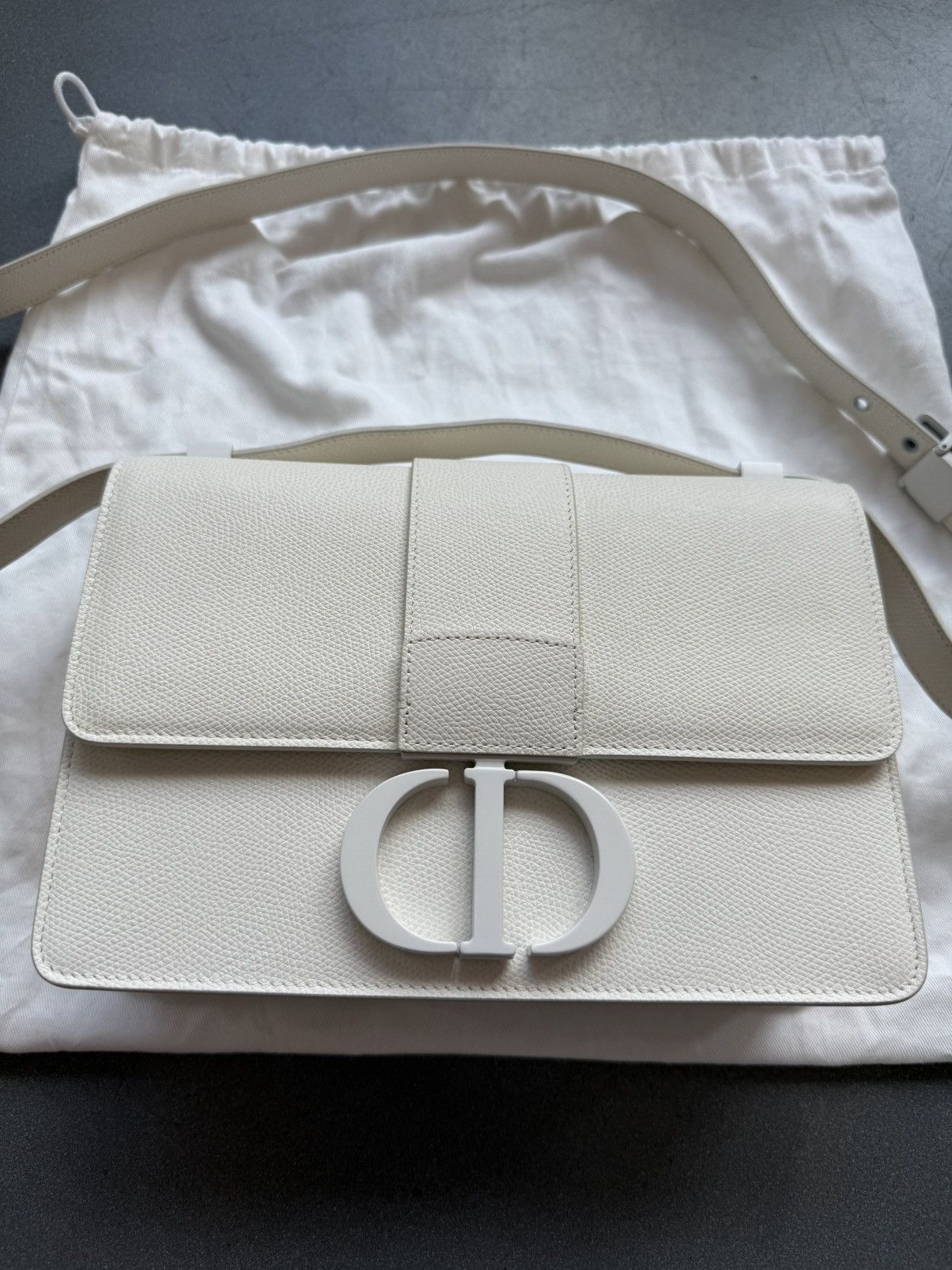 Dior Christian Dior Montaigne 30 White Handbag Size ONE SIZE - 2 Thumbnail