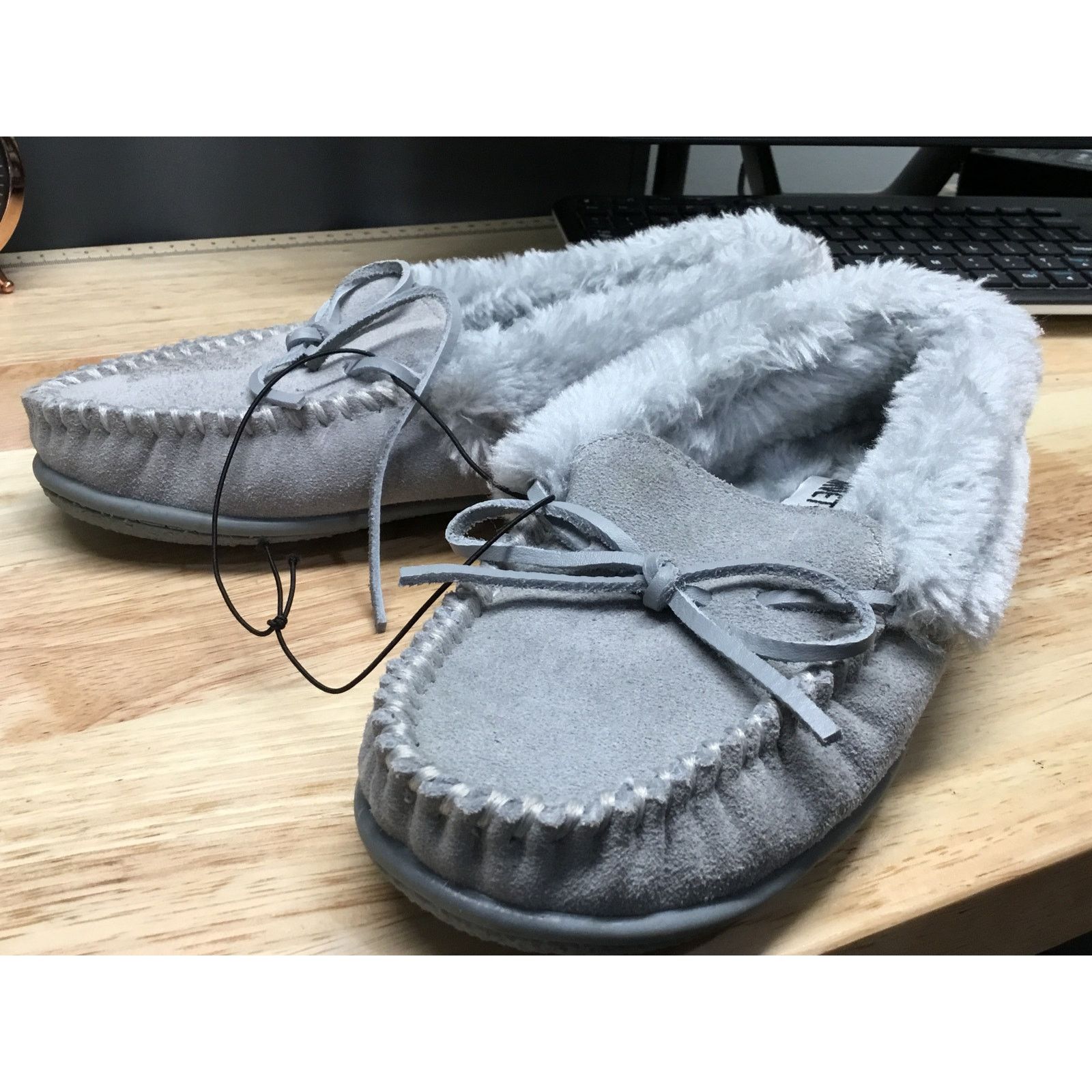Minnetonka Minnetonka Camp Slippers Women 5 Gray Suede Fur Toe Slip-On Size US 5 / IT 35 - 5 Thumbnail