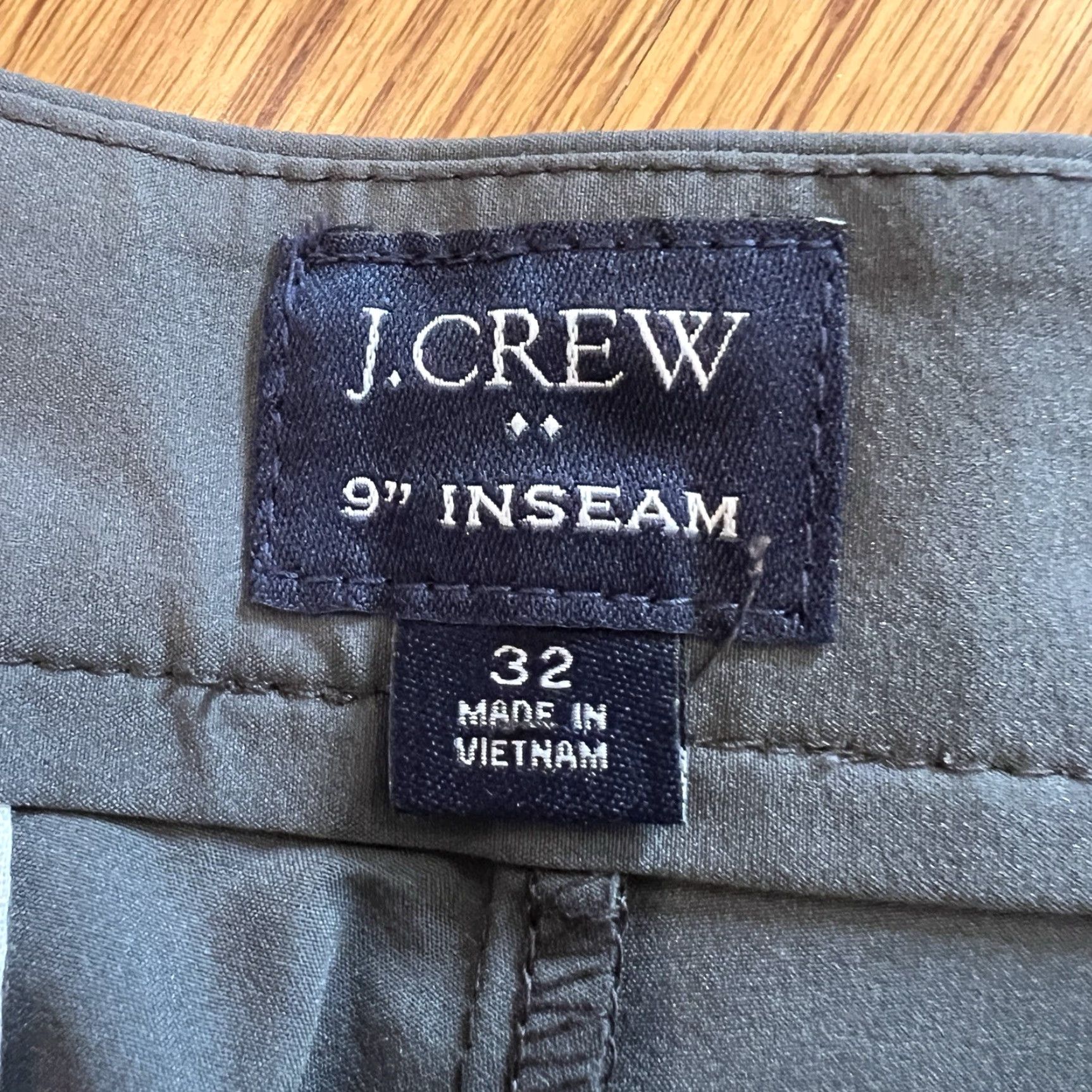 J.Crew J. Crew Men's Stretch Chino Shorts 9" Inseam Size 32 Dark Gray Golf Walking - Regular Fit, Zip Closure, Nylon Elastane, Preppy Theme, Men’s Shorts Size US 32 / EU 48 - 2 Thumbnail