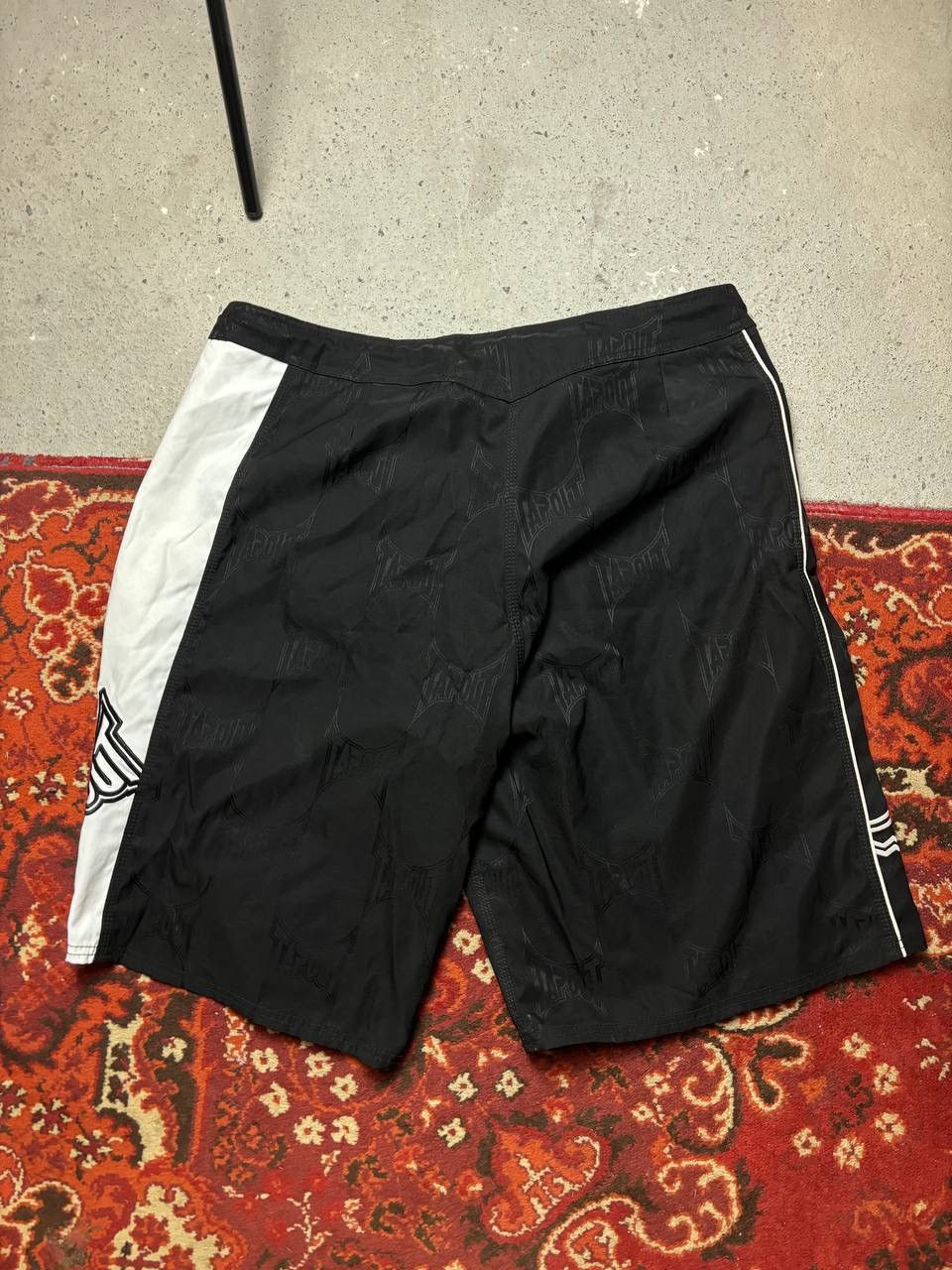Japanese Brand × Vintage Vintage Y2K Venum Monogram Baggy Sport Shorts Snake logo Size US 40 / EU 56 - 7 Thumbnail