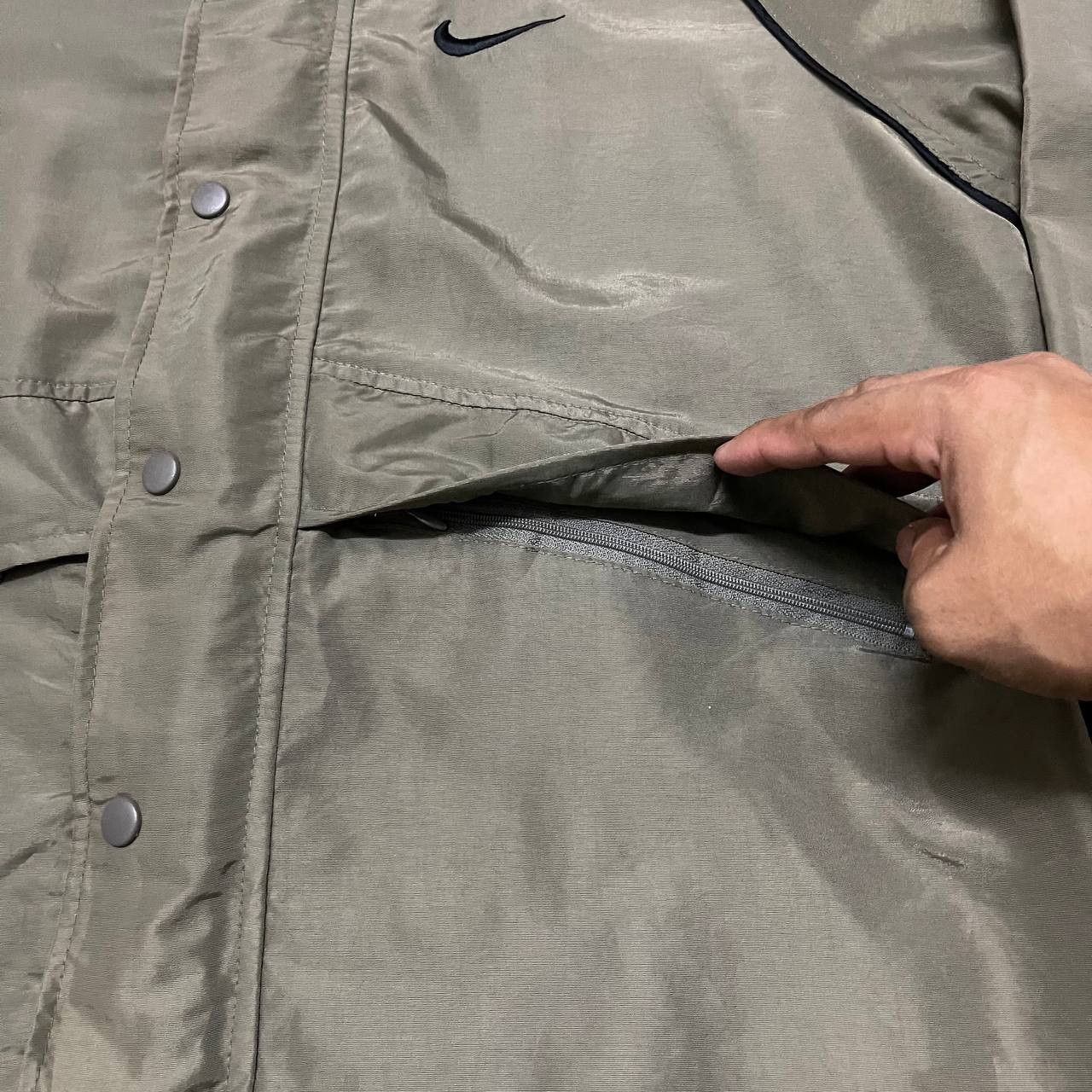 Nike Vintage Nike Golf Mini Swoosh Nylon Zipper Jacket Size US L / EU 52-54 / 3 - 15 Thumbnail