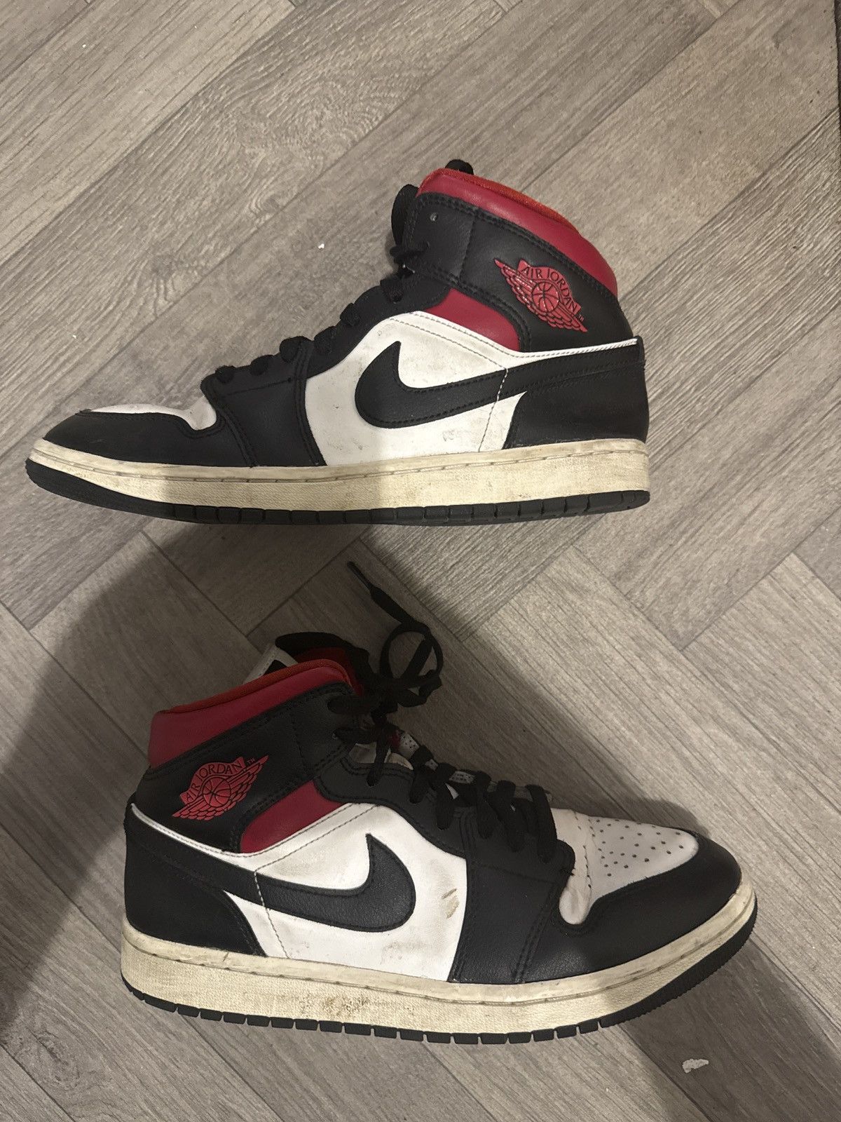 Nike Air Jordan 1s Size US 9.5 / IT 39.5 - 2 Thumbnail