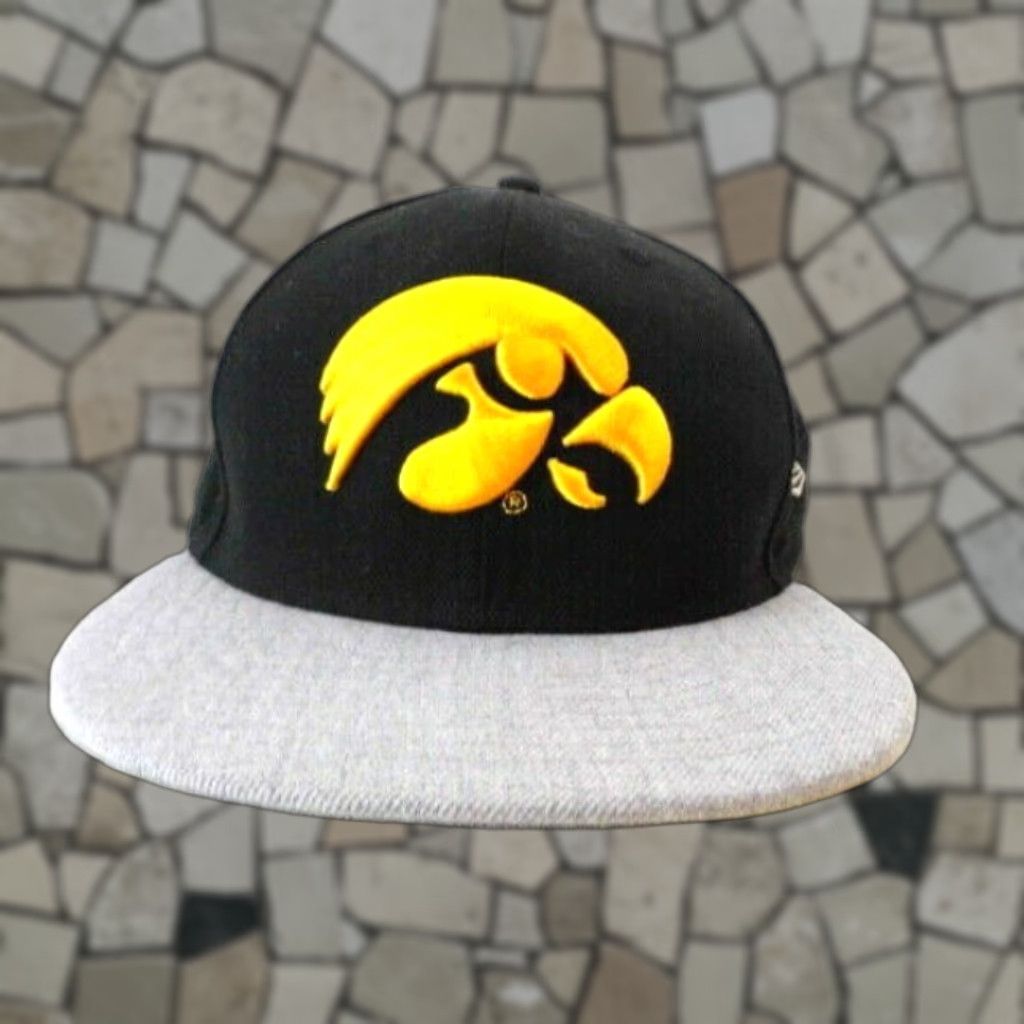 New Era New Era Iowa Hawkeyes 9Fifty 950 Black Gray Snapback Hat Cap Adjustable Mens Size ONE SIZE - 1 Thumbnail