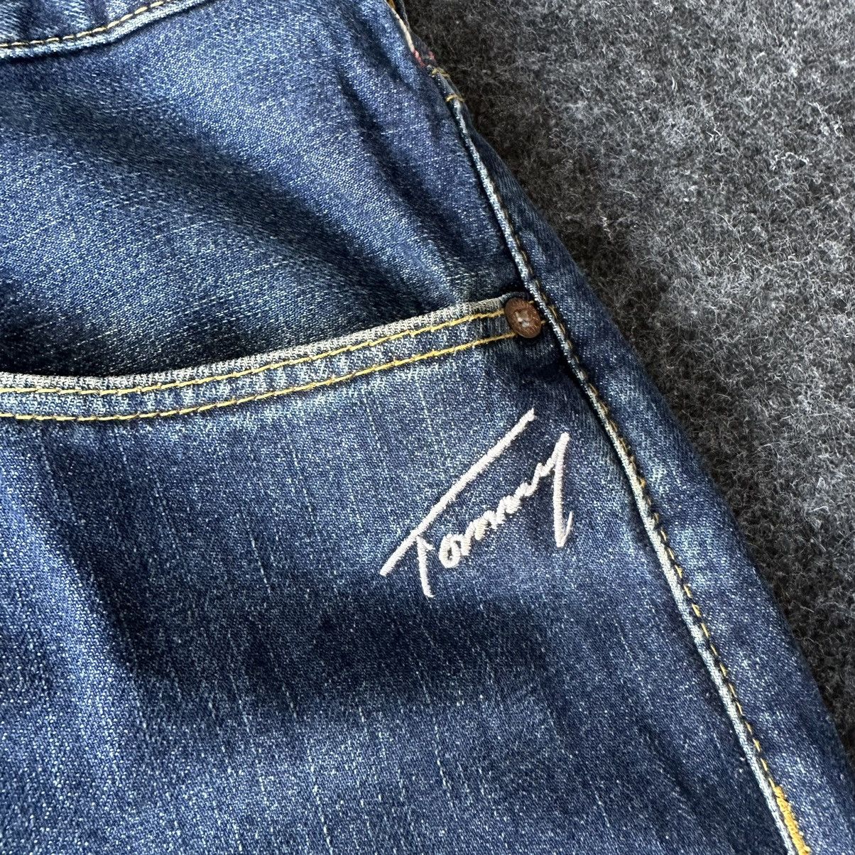Tommy Hilfiger × Vintage Tommy Red Camo Label Blue Washed Denim D700 Size US 36 / EU 52 - 8 Thumbnail