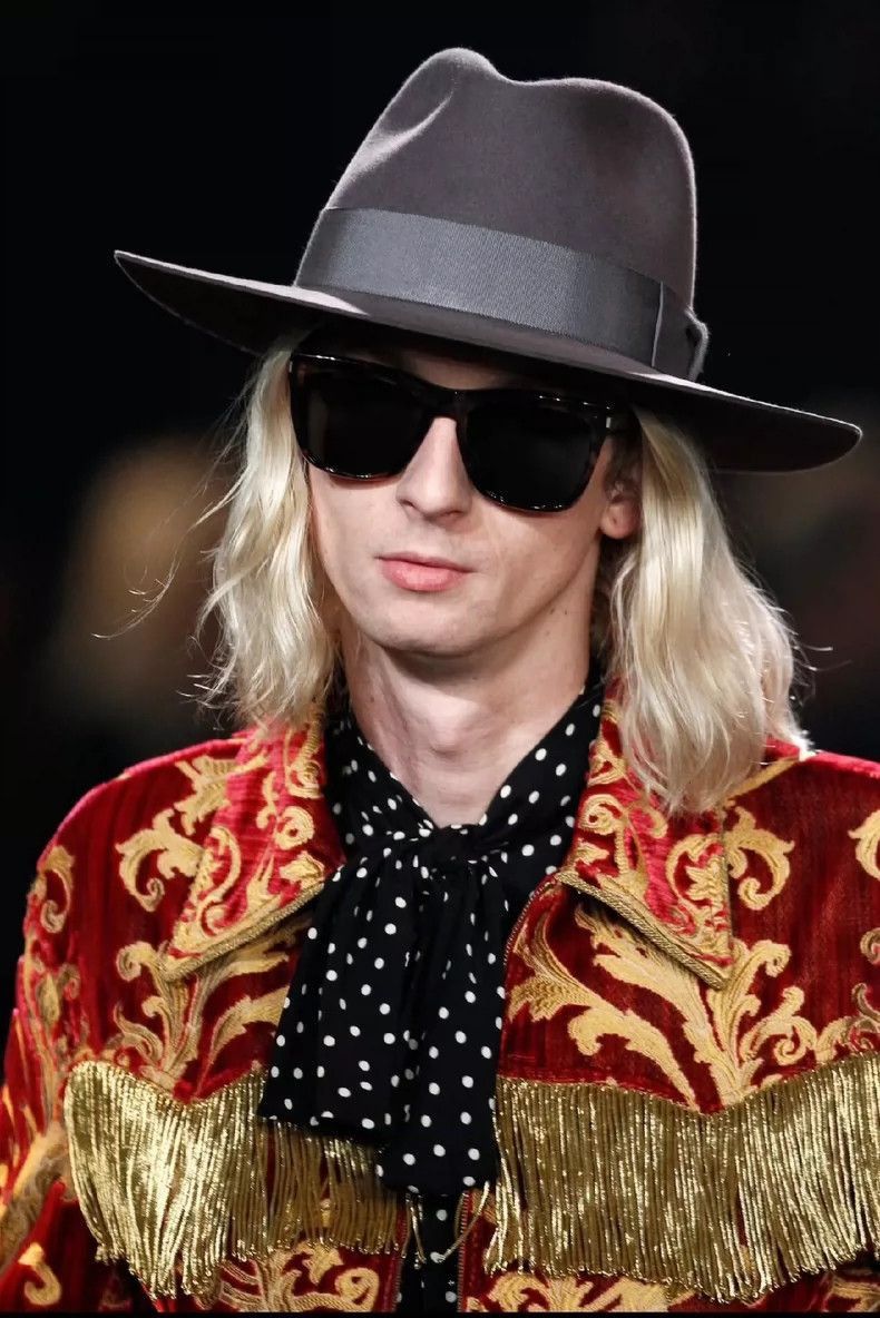 Saint Laurent Paris Saint Laurent Paris Saint Laurent Red Velvet Court Jacket- Size US L / EU 52-54 / 3 - 5 Thumbnail