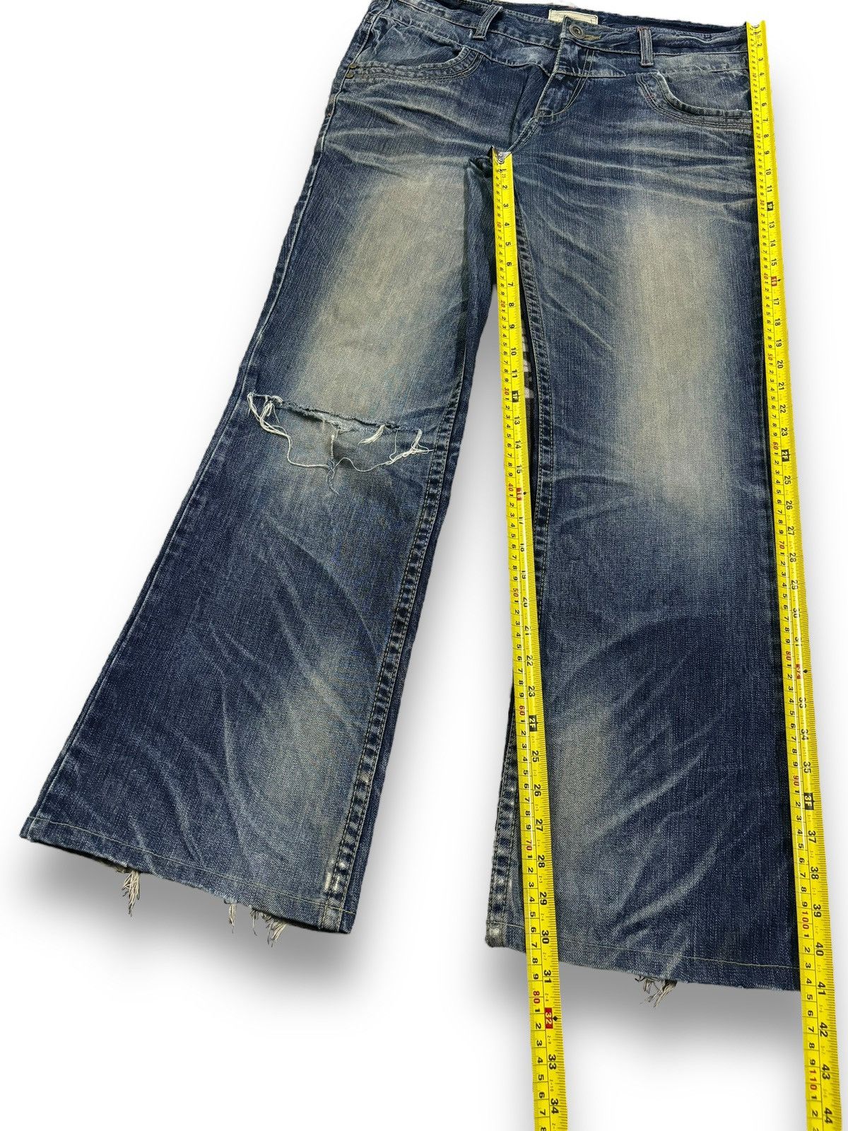 Beauty Beast Vintage Lolita x Beast Studded Flare Distressed Punk Jeans Size US 35 - 18 Thumbnail