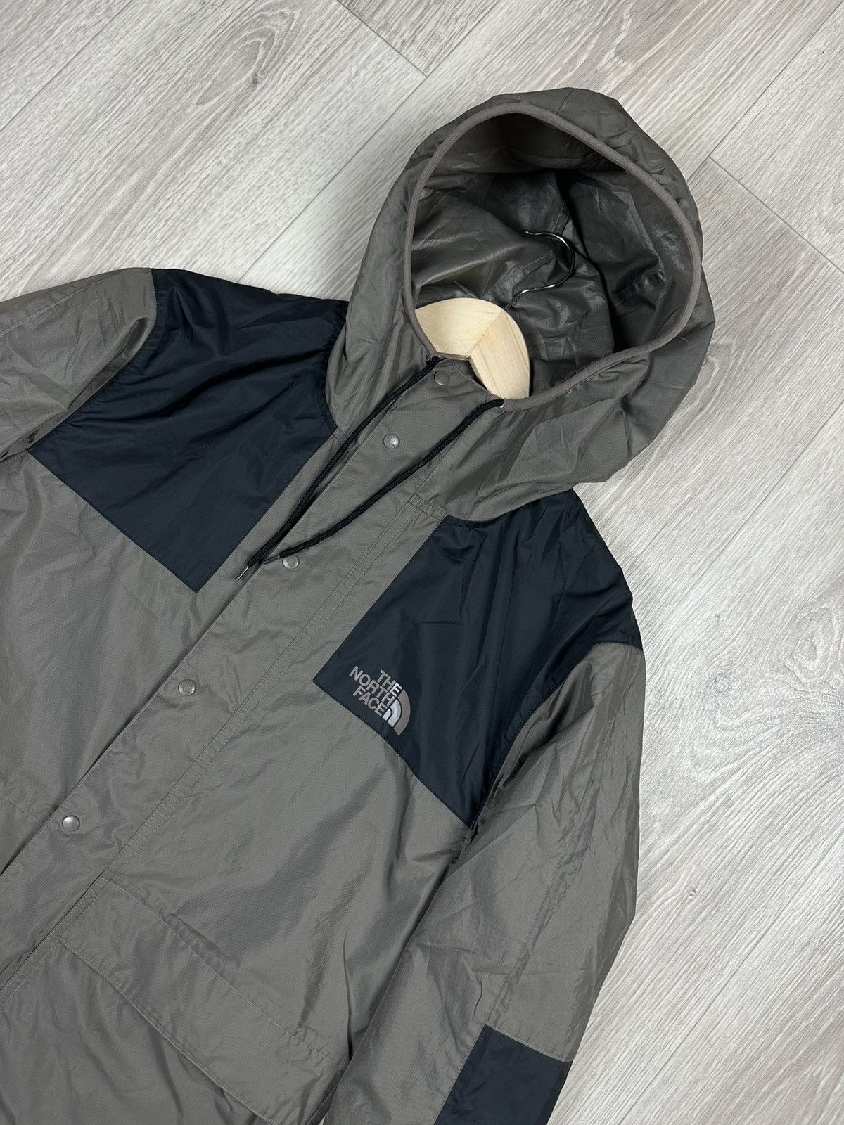 The North Face The North Face Seasonal Mountain Windbreaker Jacket Size S Size US S / EU 44-46 / 1 - 2 Thumbnail