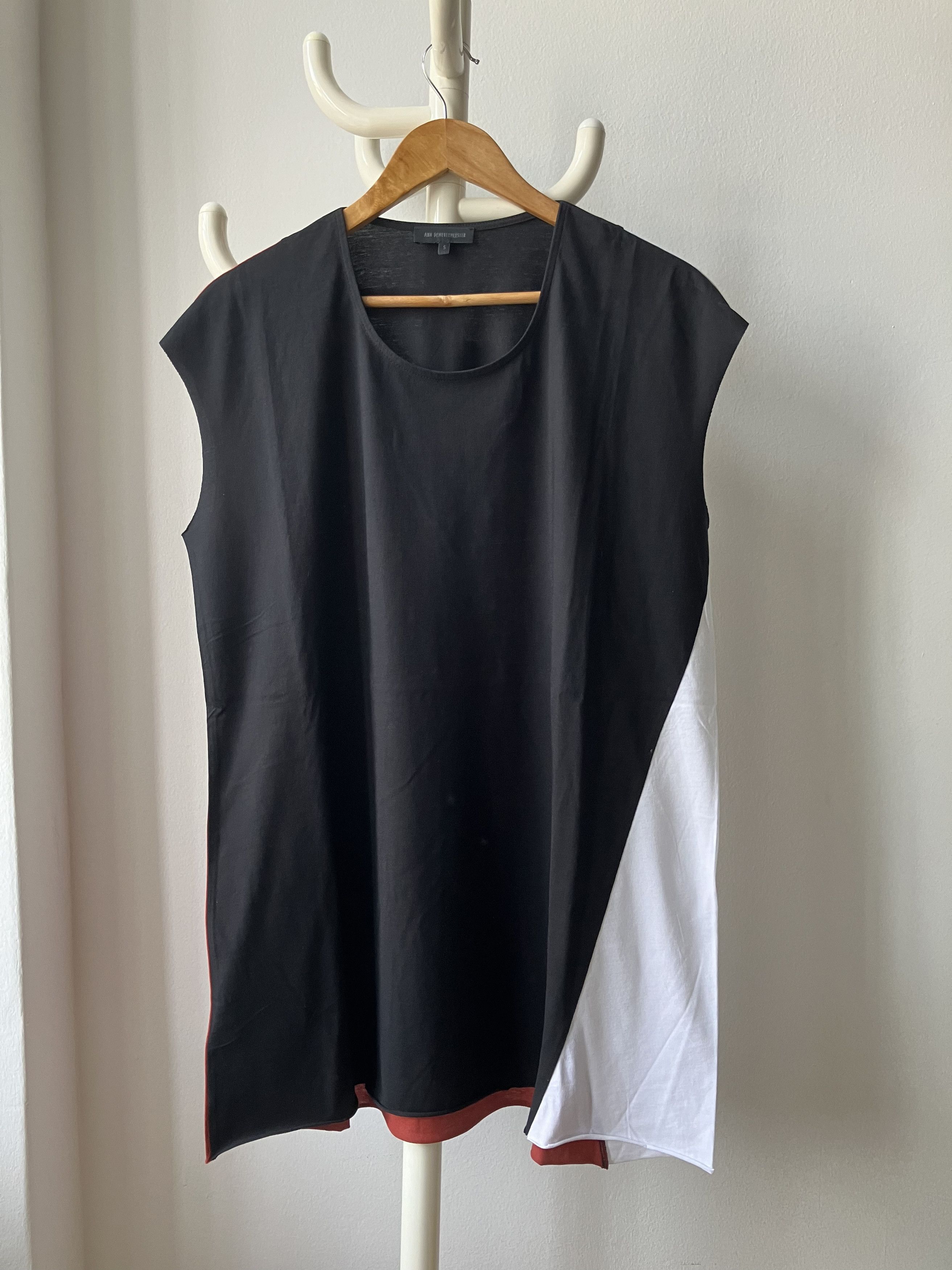 image of Ann Demeulemeester Tank Top in Black/White/Red, Men's (Size Small)