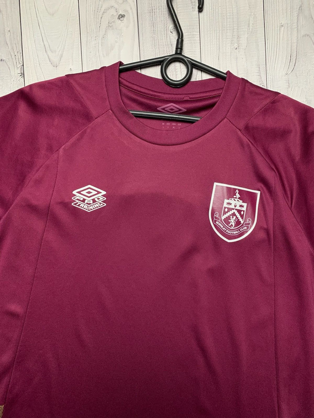 Umbro × Vintage Vintage Umbro Pro Training Burnley soccer jersey size L Size US L / EU 52-54 / 3 - 2 Thumbnail