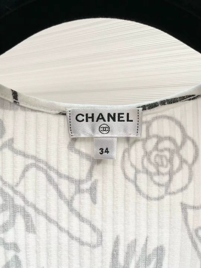 Chanel Chanel Black and white logo graffiti women's vest sleevele Size XXS / US 00 / IT 34 - 2 Thumbnail