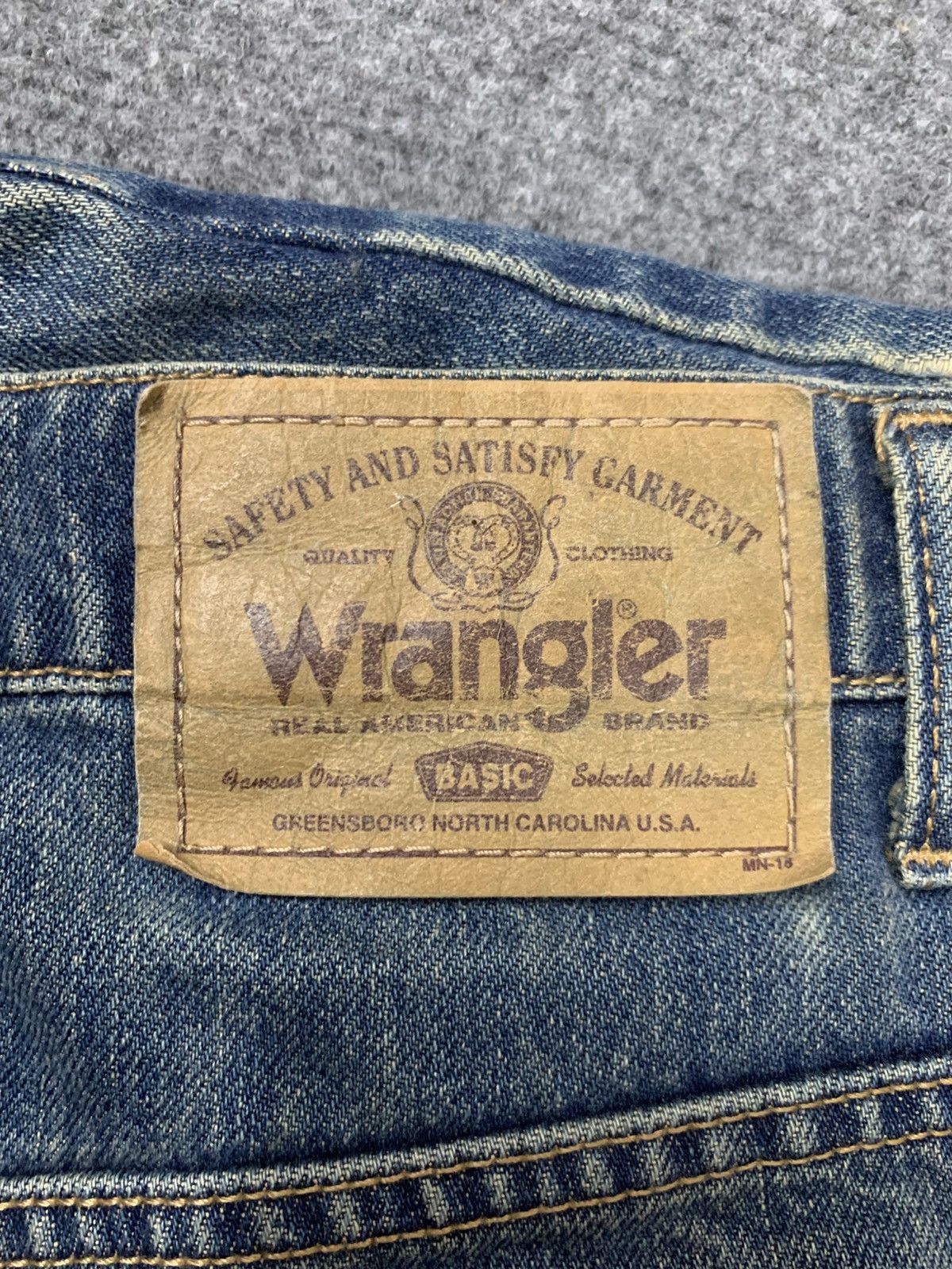 Wrangler Vintage baggy wrangler jeans. Size US 31 - 6 Thumbnail