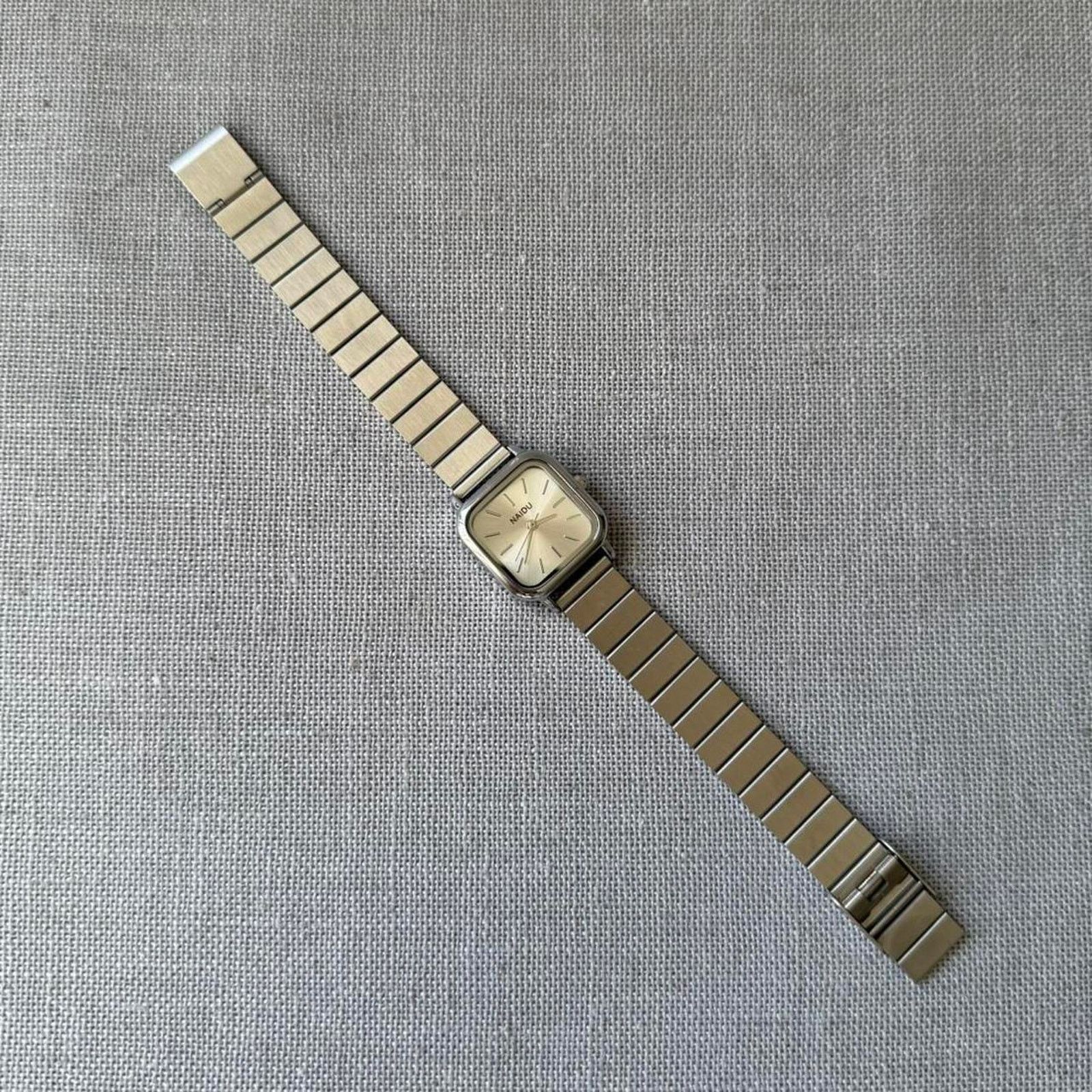 Other Elegant silver vintage style watch MENS Size ONE SIZE - 3 Thumbnail