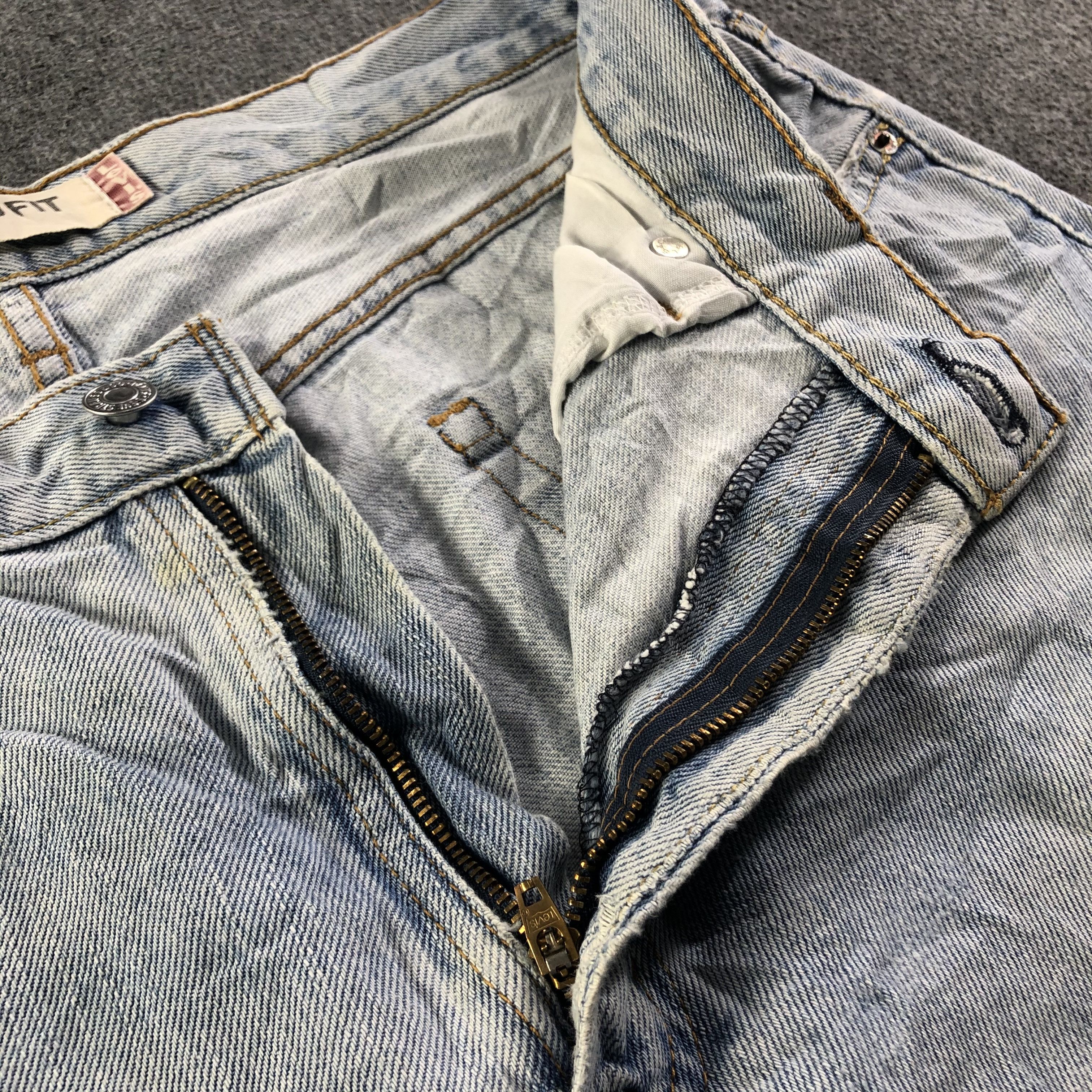 Levi's Vintage Light Wash Levis 550 Jeans-J3790 Size US 34 / EU 50 - 9 Thumbnail