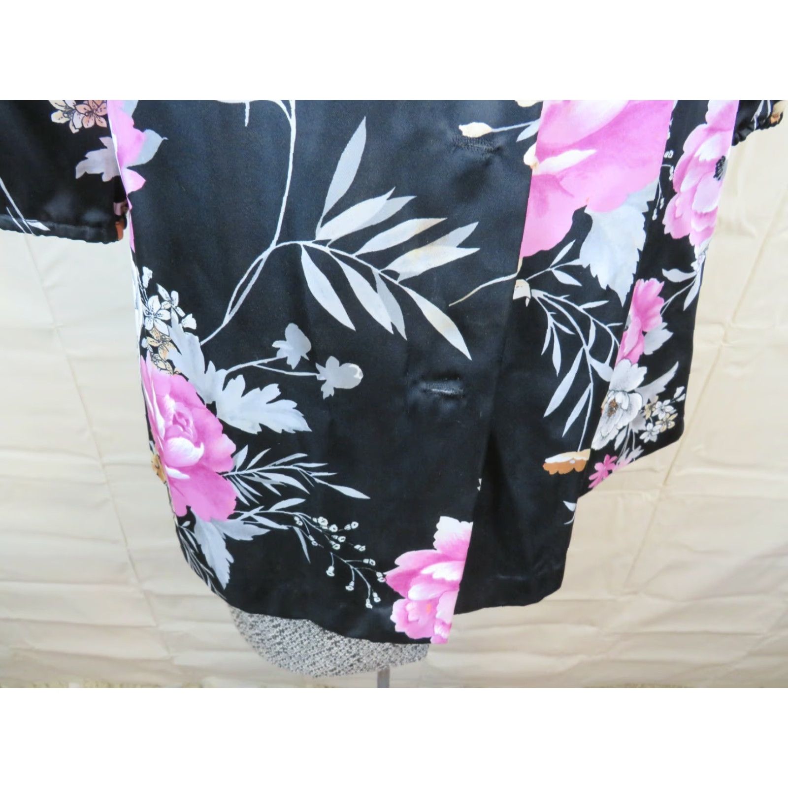 Vintage VINTAGE Malihini Hawaii Island Button Up Shirt M Black Floral Hawaiian Tiki Poly Mens Size US M / EU 48-50 / 2 - 2 Thumbnail