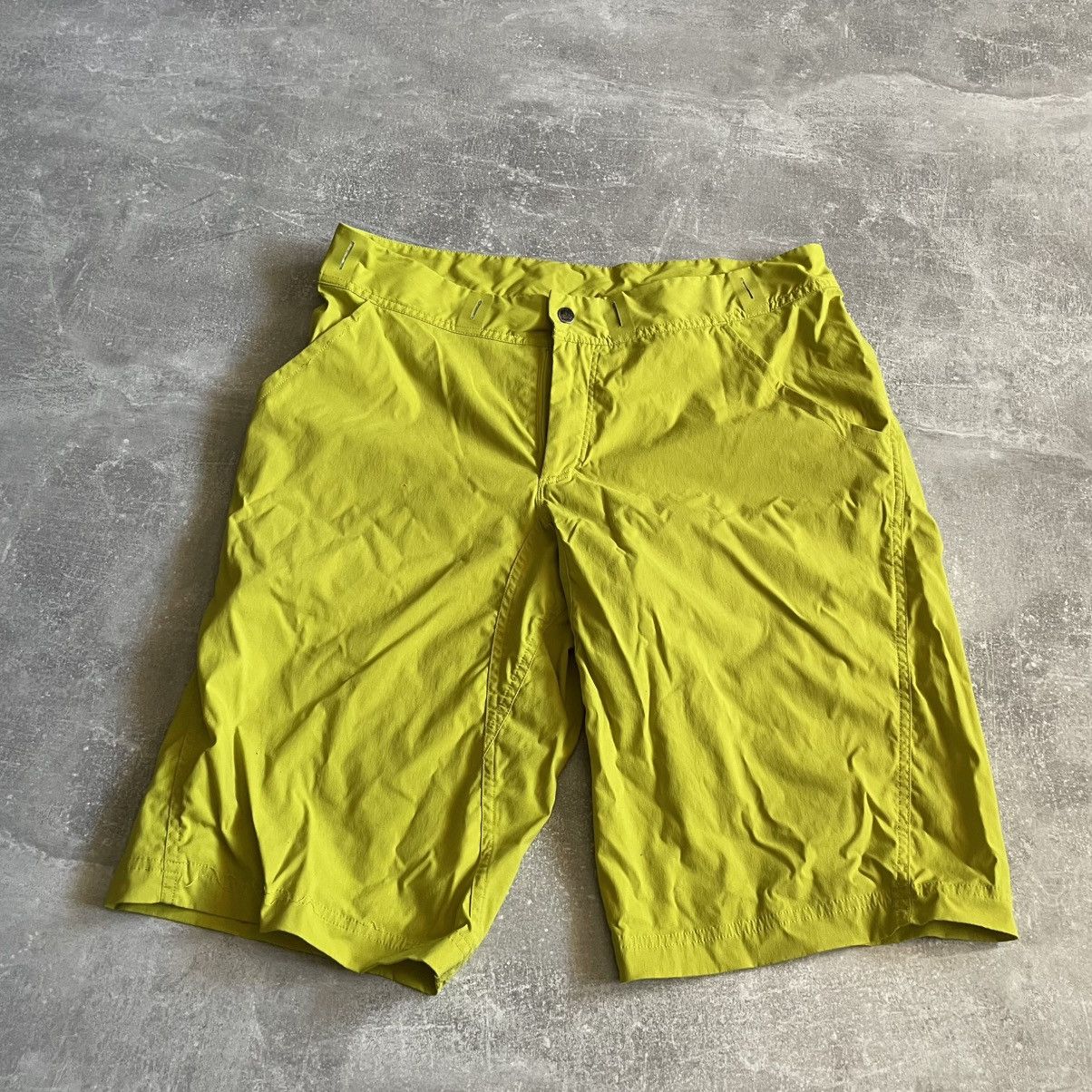 Haglofs Haglofs Climatic Mid Series Cargo Shorts y2k Gorpcore arc Size US 36 / EU 52 - 1 Thumbnail