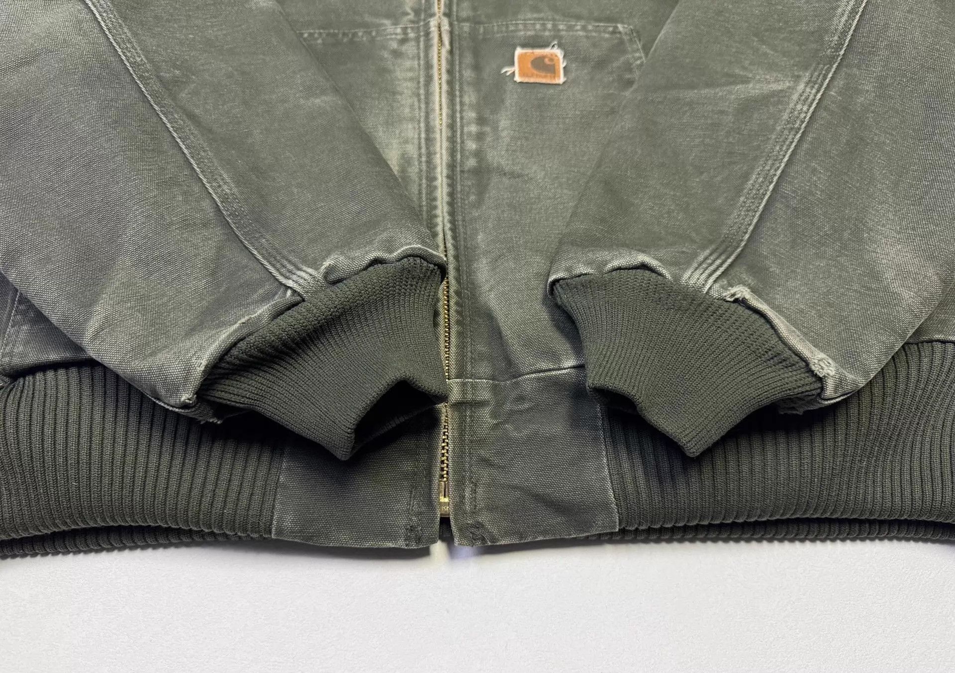Carhartt Vintage Carhartt J130 Moss Green L Hooded Work Jacket Size US L / EU 52-54 / 3 - 3 Thumbnail