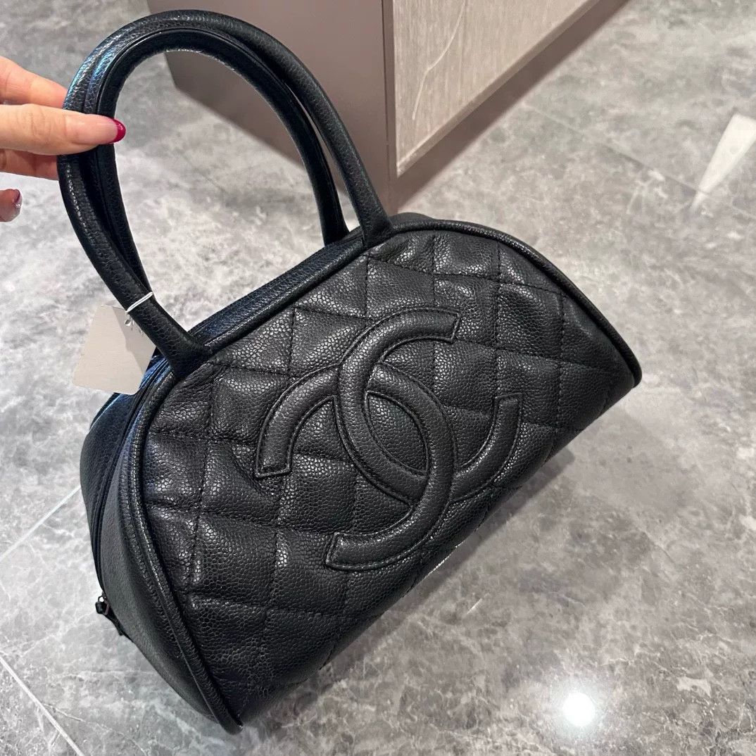 Chanel Pre-loved Bag Very good condition Size ONE SIZE - 1 Thumbnail