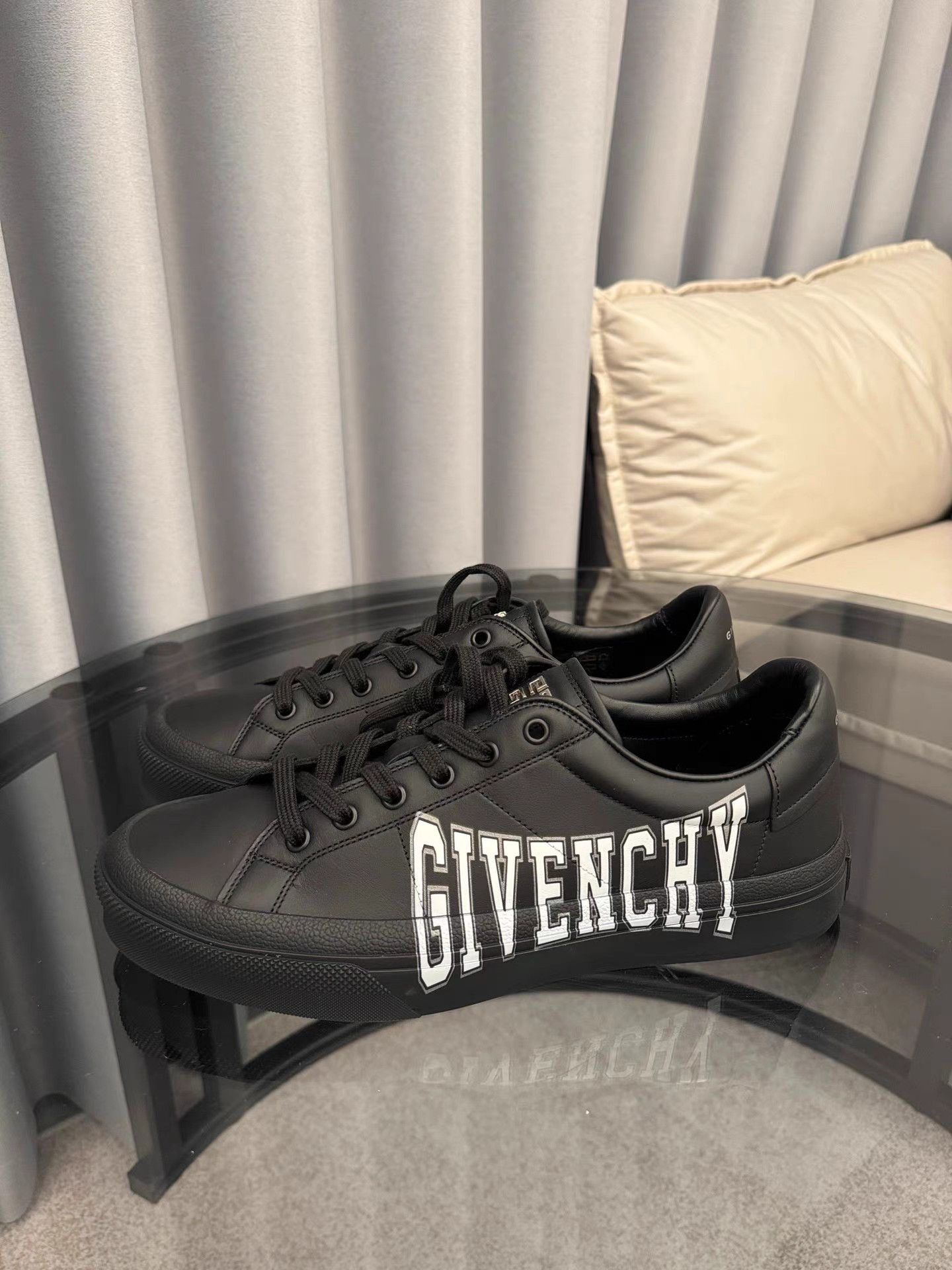 Givenchy Black Low-Top Sneakers Size US 9 / EU 42 - 1 Thumbnail