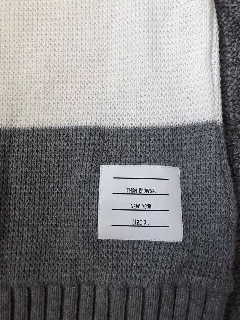 Thom Browne Thom Browne size3 Gray and white V-neck vest Size US L / EU 52-54 / 3 - 5 Thumbnail