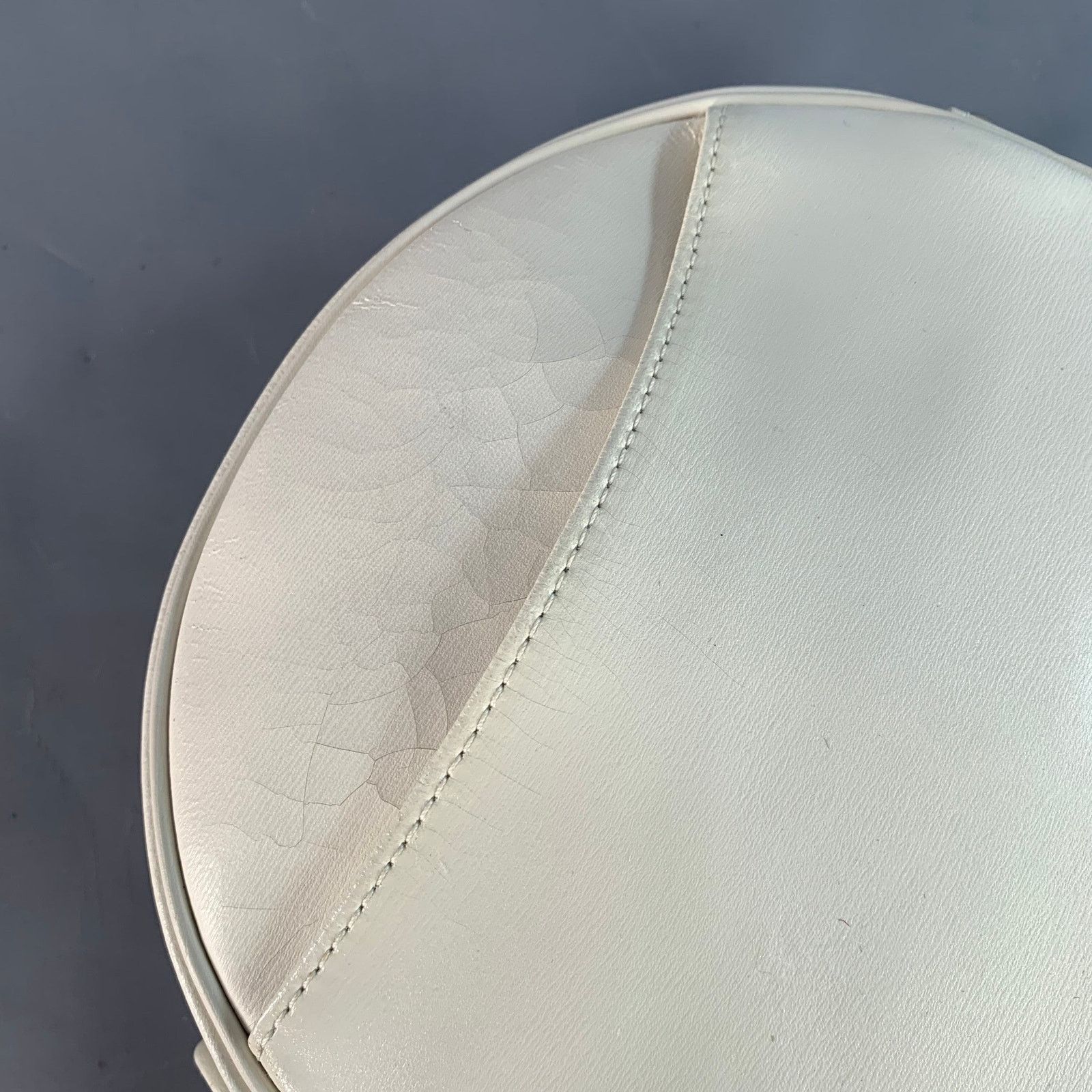 Longchamp LONGCHAMP Vintage White Faux Leather Round Crossbody Handbag Size ONE SIZE - 7 Thumbnail