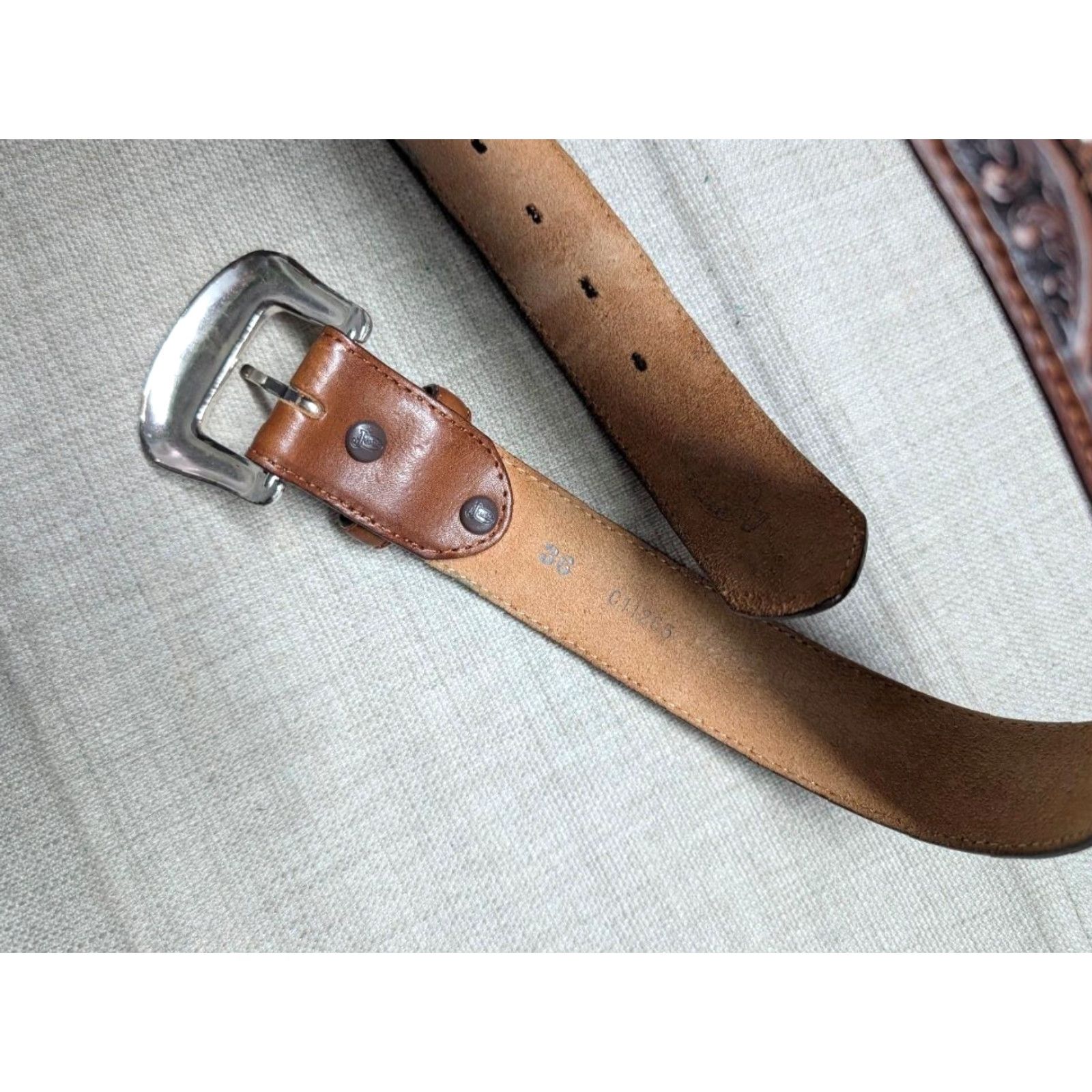 Vintage VINTAGE Justin Western Belt Leather 36 Brown Studded Tooled Buckle Men Belt Size 36 - 6 Thumbnail