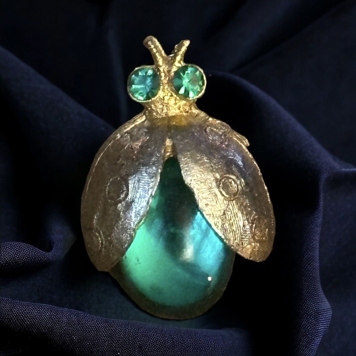 Vintage Vintage green gemstone beetle tac pin Size ONE SIZE - 1 Thumbnail