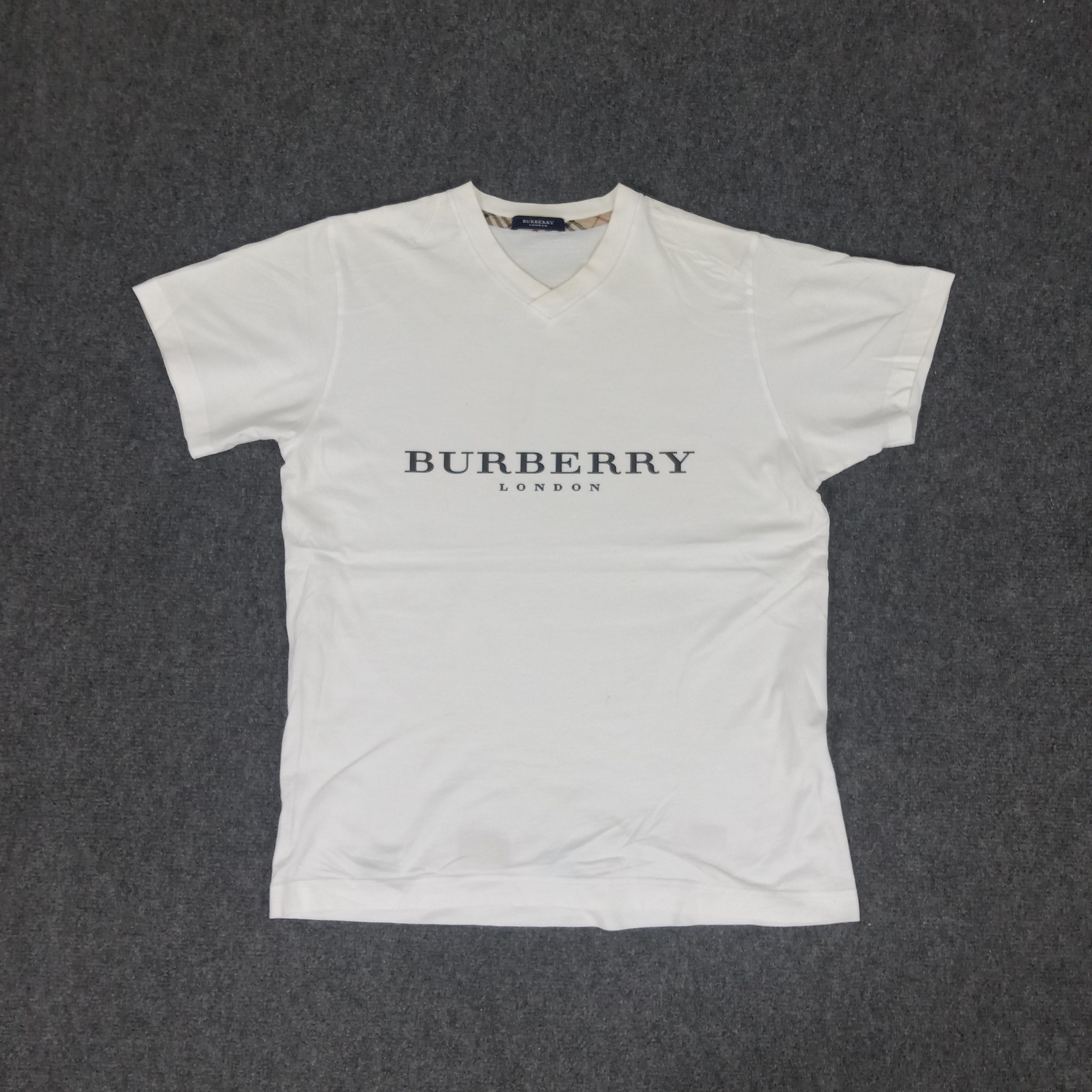 Burberry × Vintage Vintage Burberry London Luxury Brand Custom Spellout Tshirt Size M / US 6-8 / IT 42-44 - 1 Thumbnail