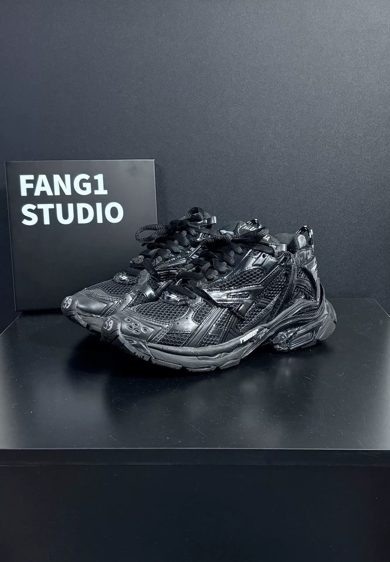 Balenciaga Balenciaga Running Black Lowtop Sneakers 6.5 Men Size US 6.5 / EU 39-40 - 1 Thumbnail
