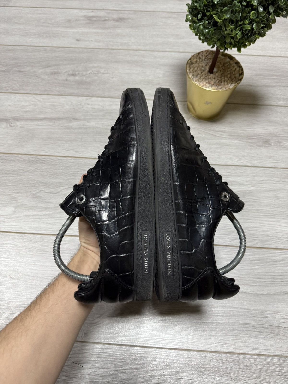 Louis Vuitton LV Louis Vuitton leather trainers shoes sneakers Size US 8.5 / EU 41-42 - 9 Thumbnail