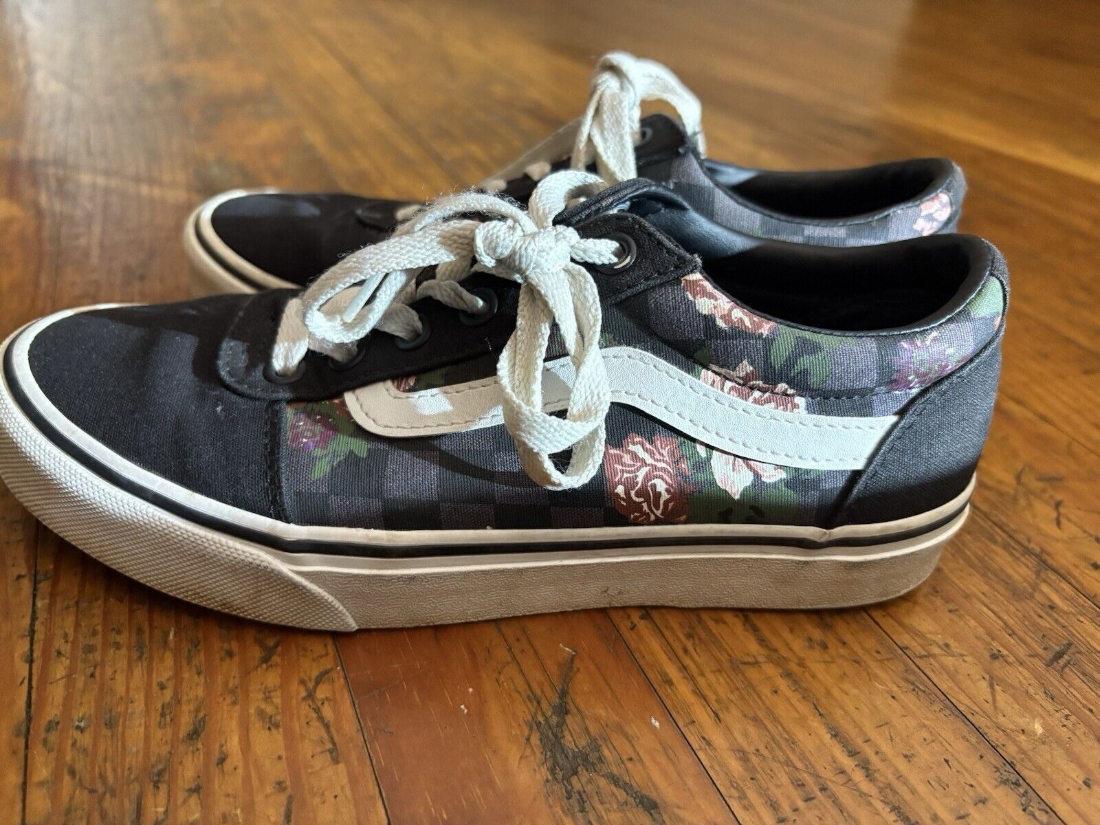 Vans Floral Vans Size 6.5 Size US 6.5 / IT 36.5 - 6 Thumbnail