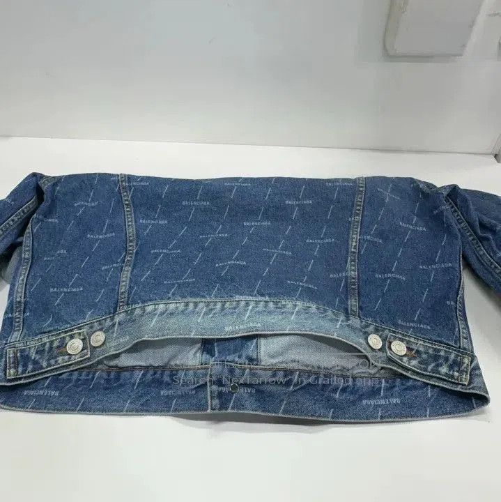 Balenciaga Balenciaga Pocket Denim Jacket for Men. Size US L / EU 52-54 / 3 - 9 Thumbnail