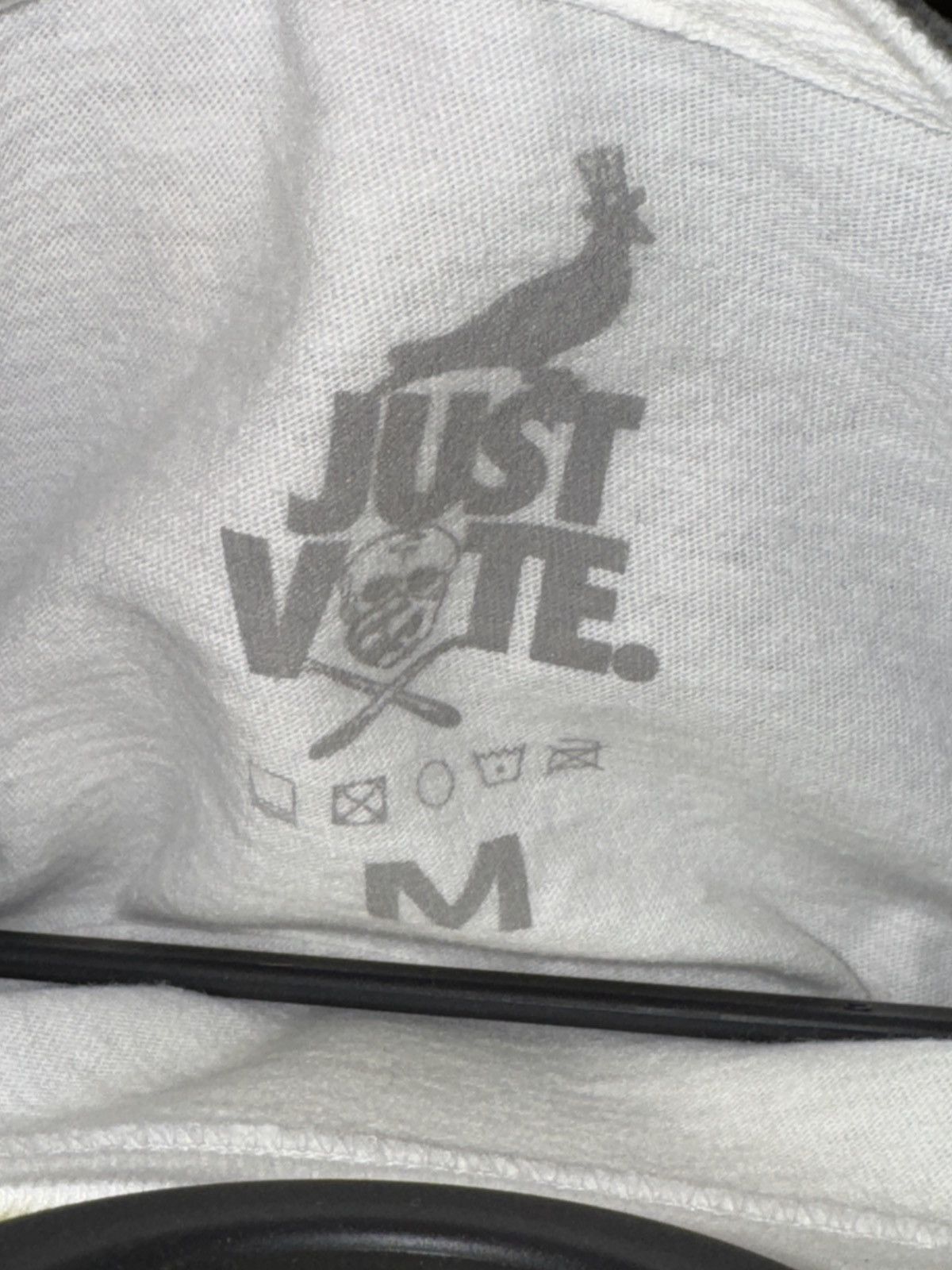 Staple Jeff Staple Pigeon “Just Vote” Tee in white sz M Size US M / EU 48-50 / 2 - 4 Thumbnail