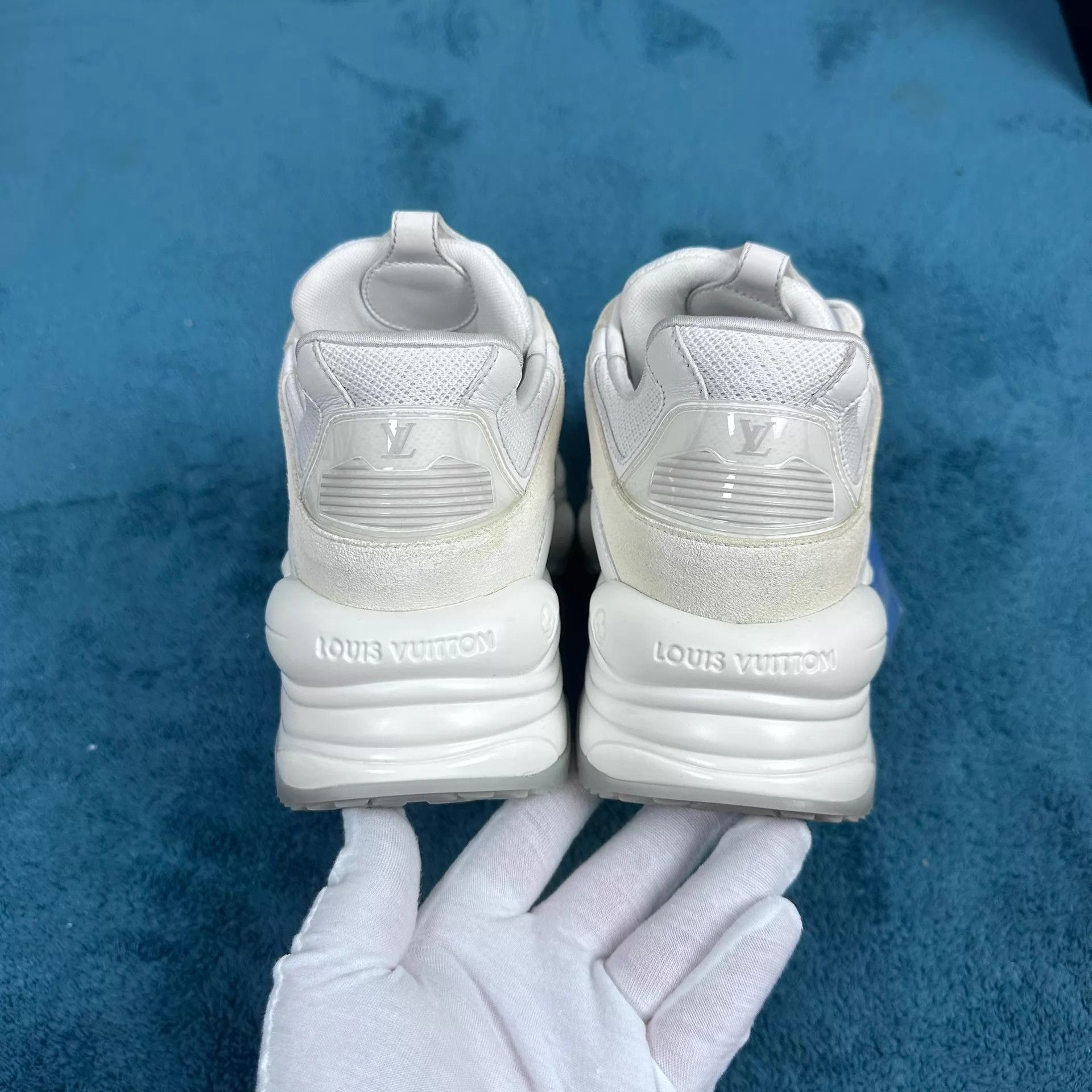 Louis Vuitton LV Run55 Low-Top Sneaker White 38.5 (NM) Size US 8 / IT 38 - 4 Thumbnail