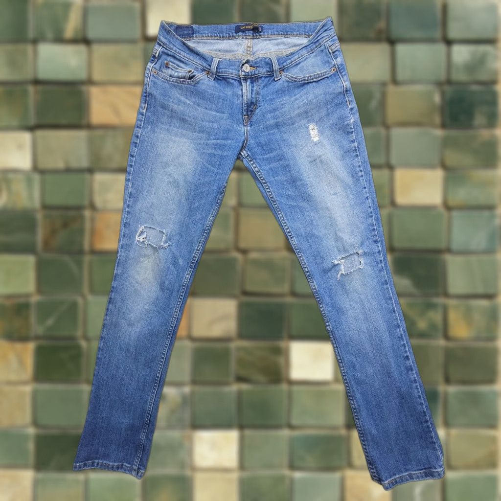 Levi's VINTAGE Levi’s 524 Too Superlow Bootcut Jeans Size 31 x 30 Measured Low Rise Y2K 2000s Levi's 500 Series Bootscut? Size 24" / US 00 / IT 34 - 1 Thumbnail