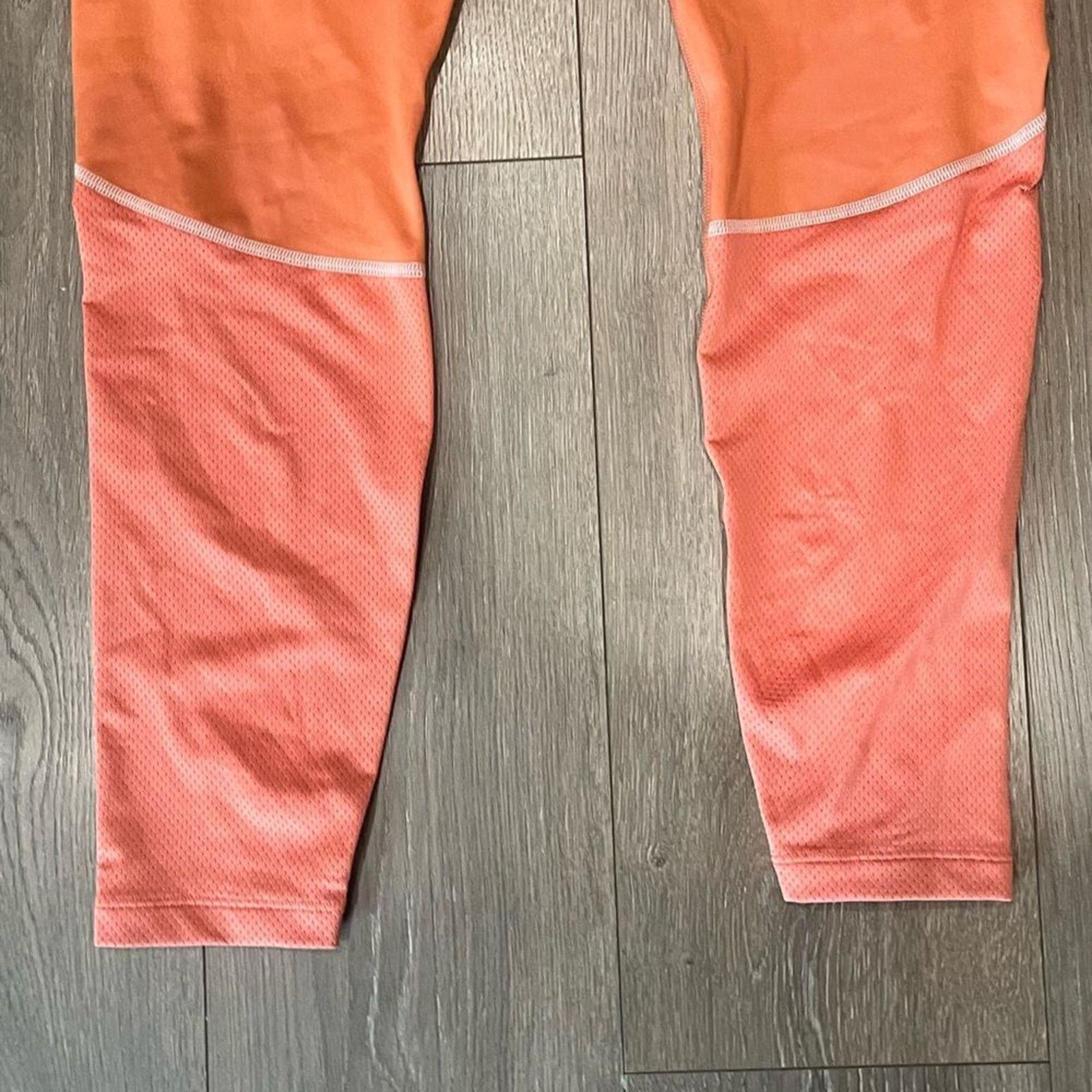 Nike NWOT Nike Dri-FIT Leggings Icon Clash Coral - Size XL Size 34" / US 12 / IT 48 - 8 Thumbnail