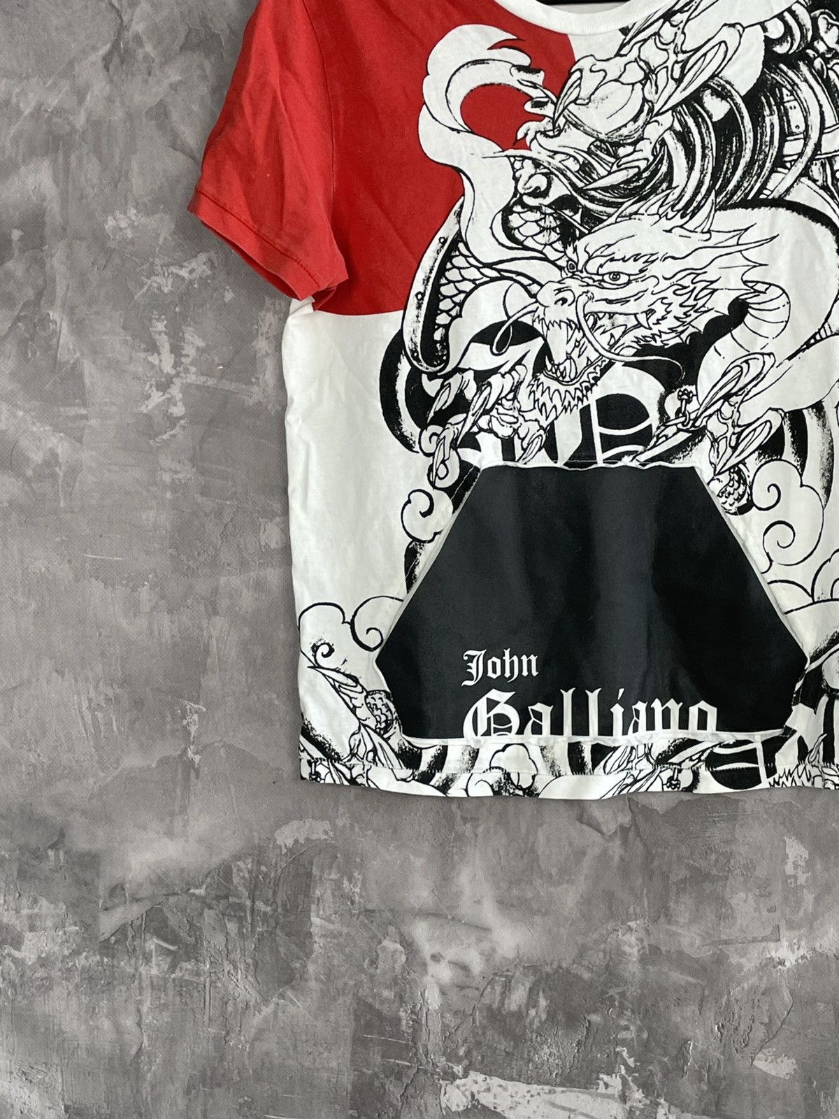 John Galliano Y2K John Galliano Dragon Spell Out T-shirt Size M / US 6-8 / IT 42-44 - 5 Thumbnail