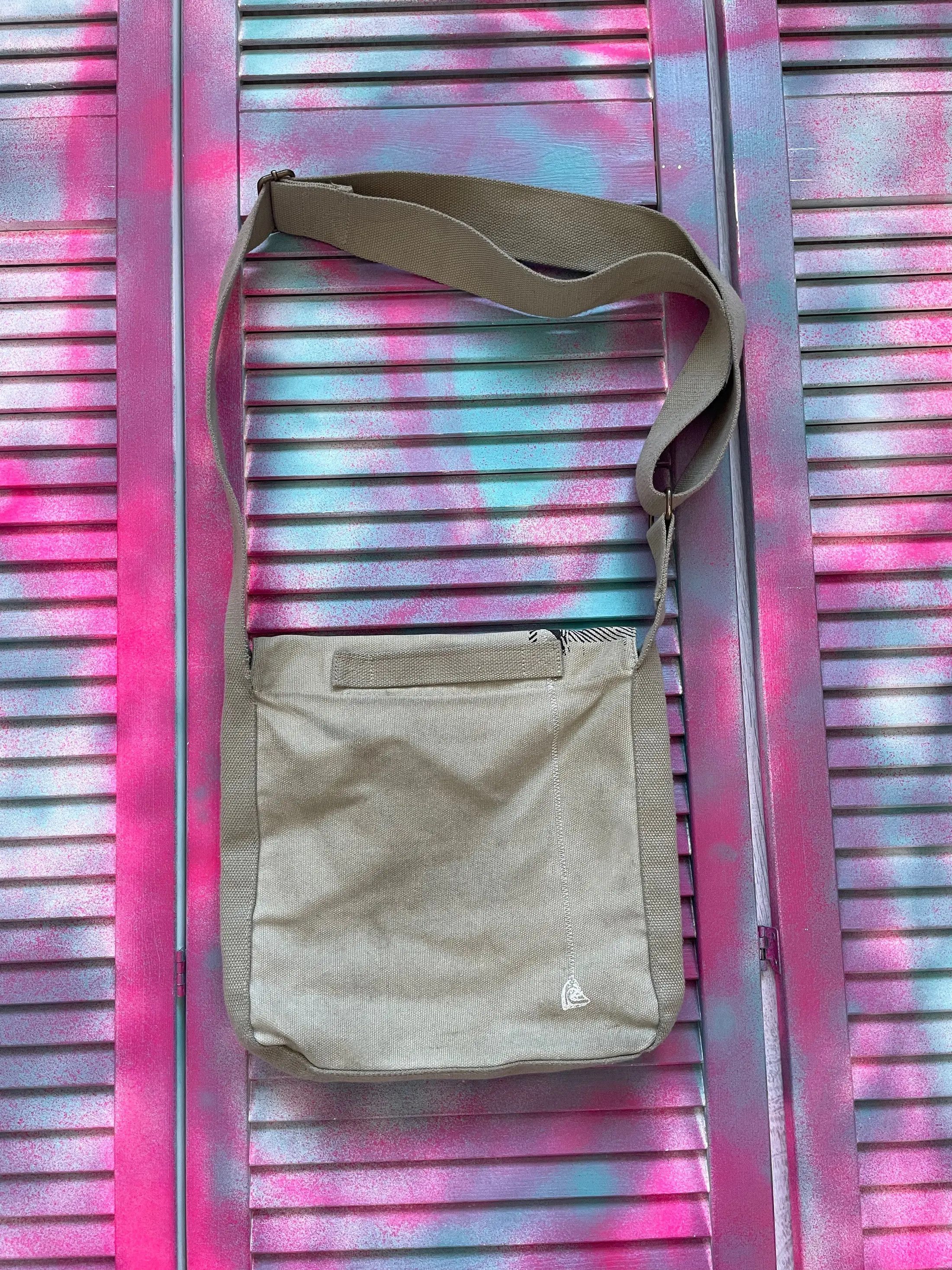 Japanese Brand Vintage 00s Quiksilver Military Harajuku Style Messenger Bag Size ONE SIZE - 5 Thumbnail