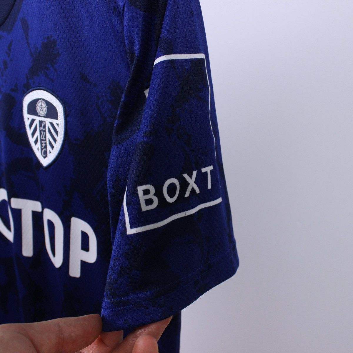 Adidas Adidas Leeds United Magnus 2021/22 Away T-Shirt Jersey Size US S / EU 44-46 / 1 - 5 Thumbnail