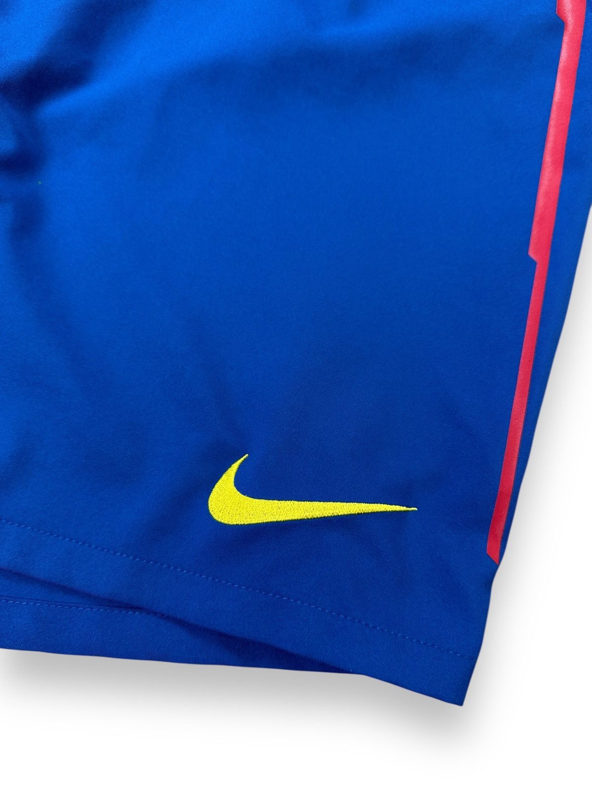 Nike × Vintage Vintage Y2K Nike Dri-Fit Barcelona F.C. Soccer Blue Shorts Size US 36 / EU 52 - 8 Thumbnail